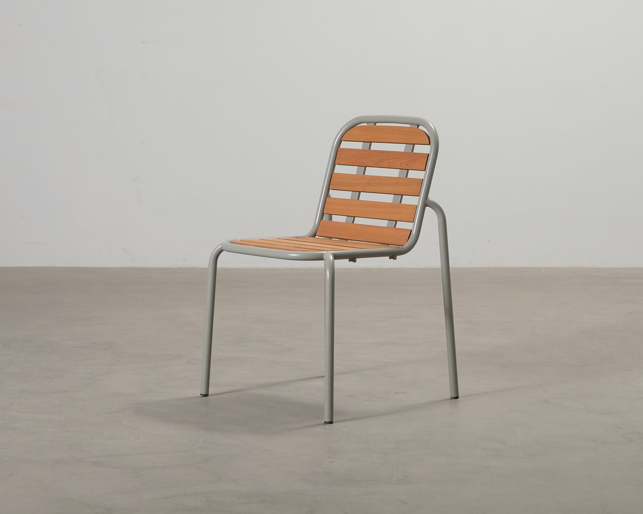 Normann Copenhagen Vig Robinia stol ljusgrå