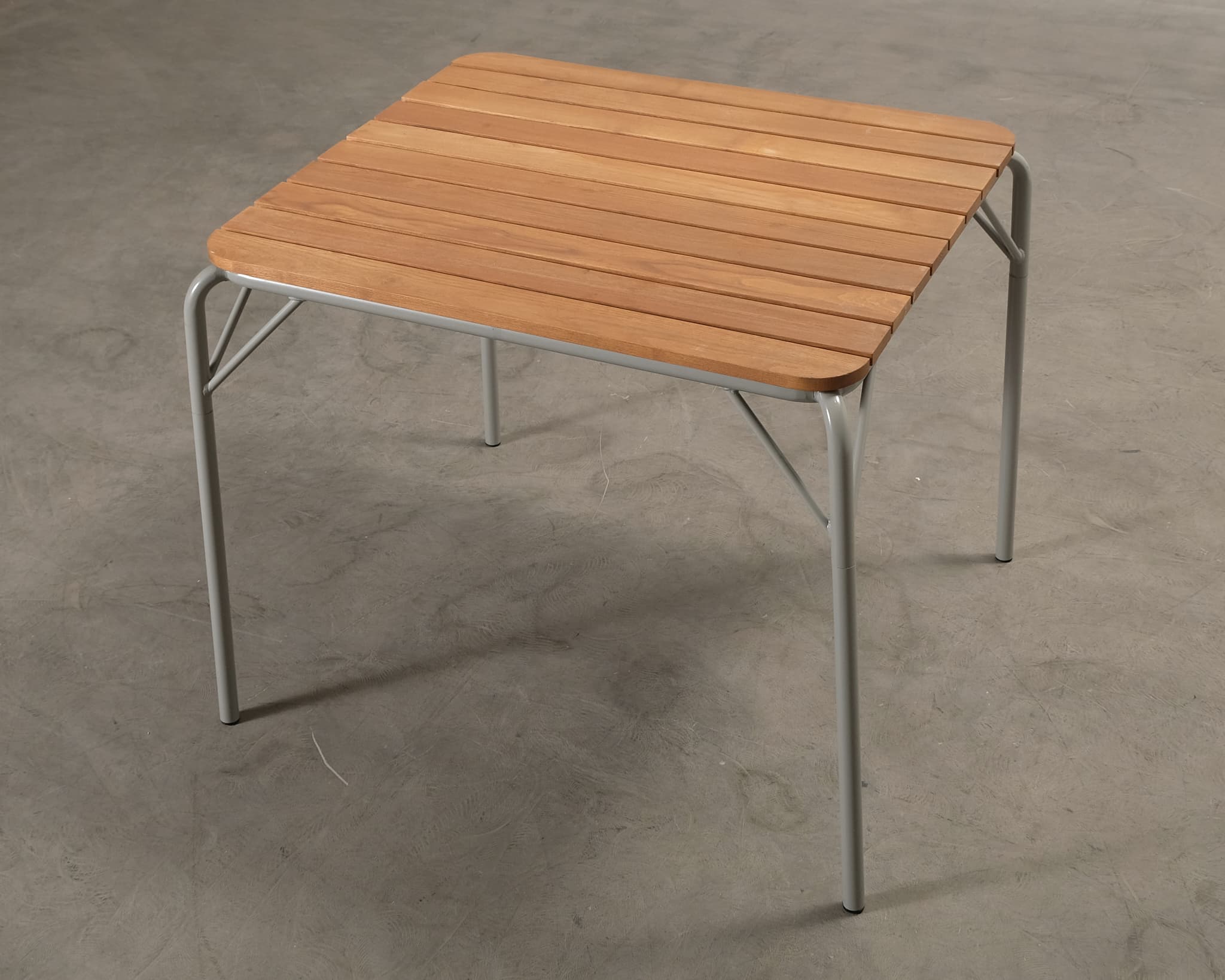 Normann Copenhagen Vig matbord
