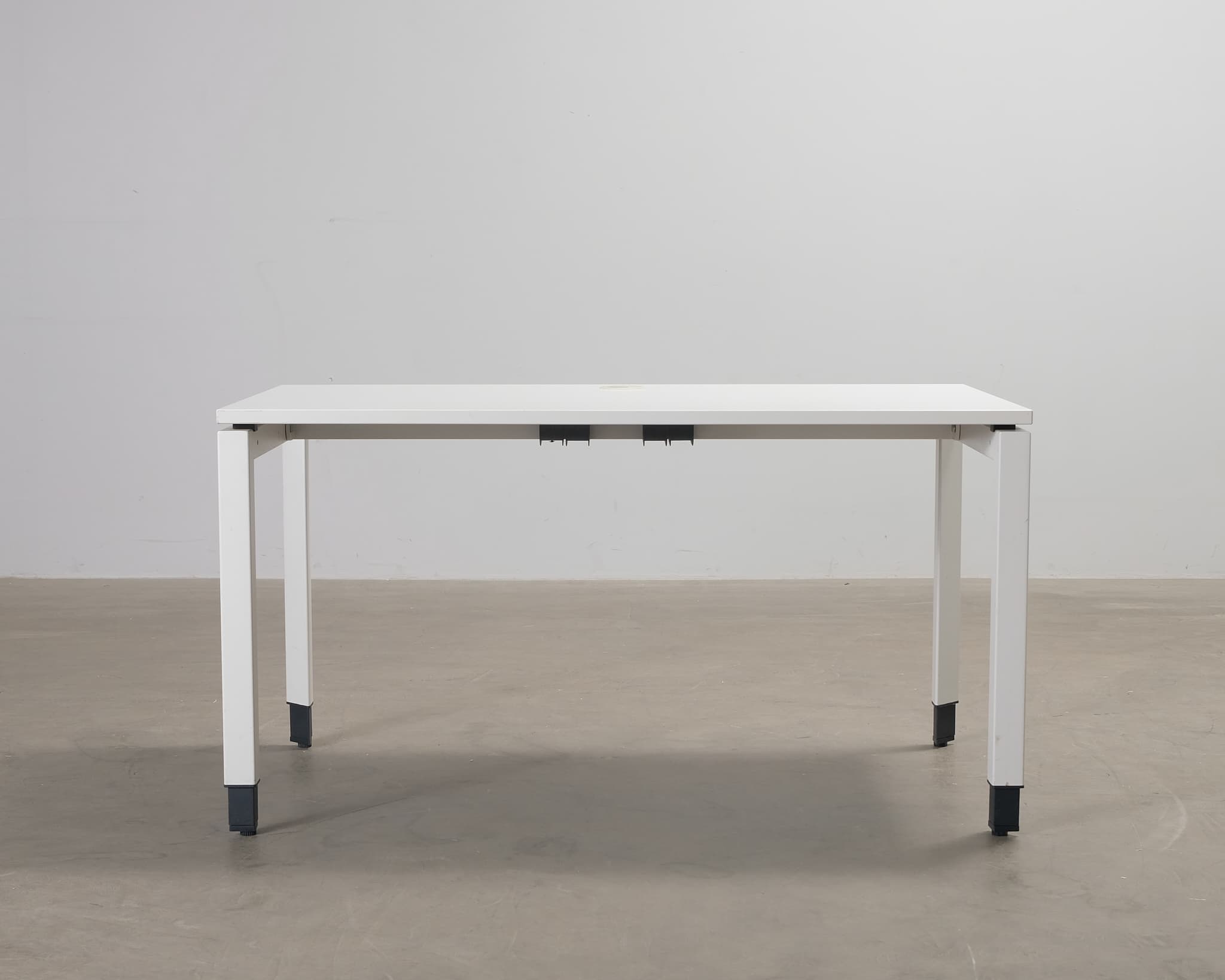 Steelcase FrameOne arbetsbord vit