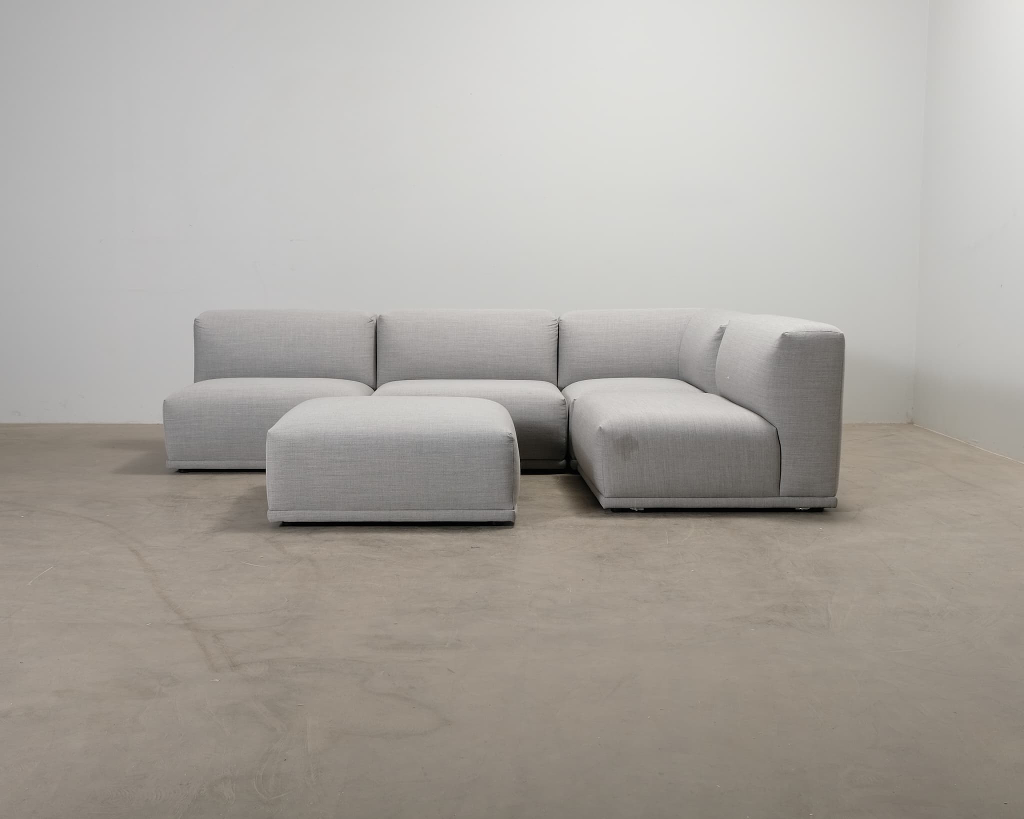 Muuto Connect Soft 4-sits modulsoffa med fotpall grå
