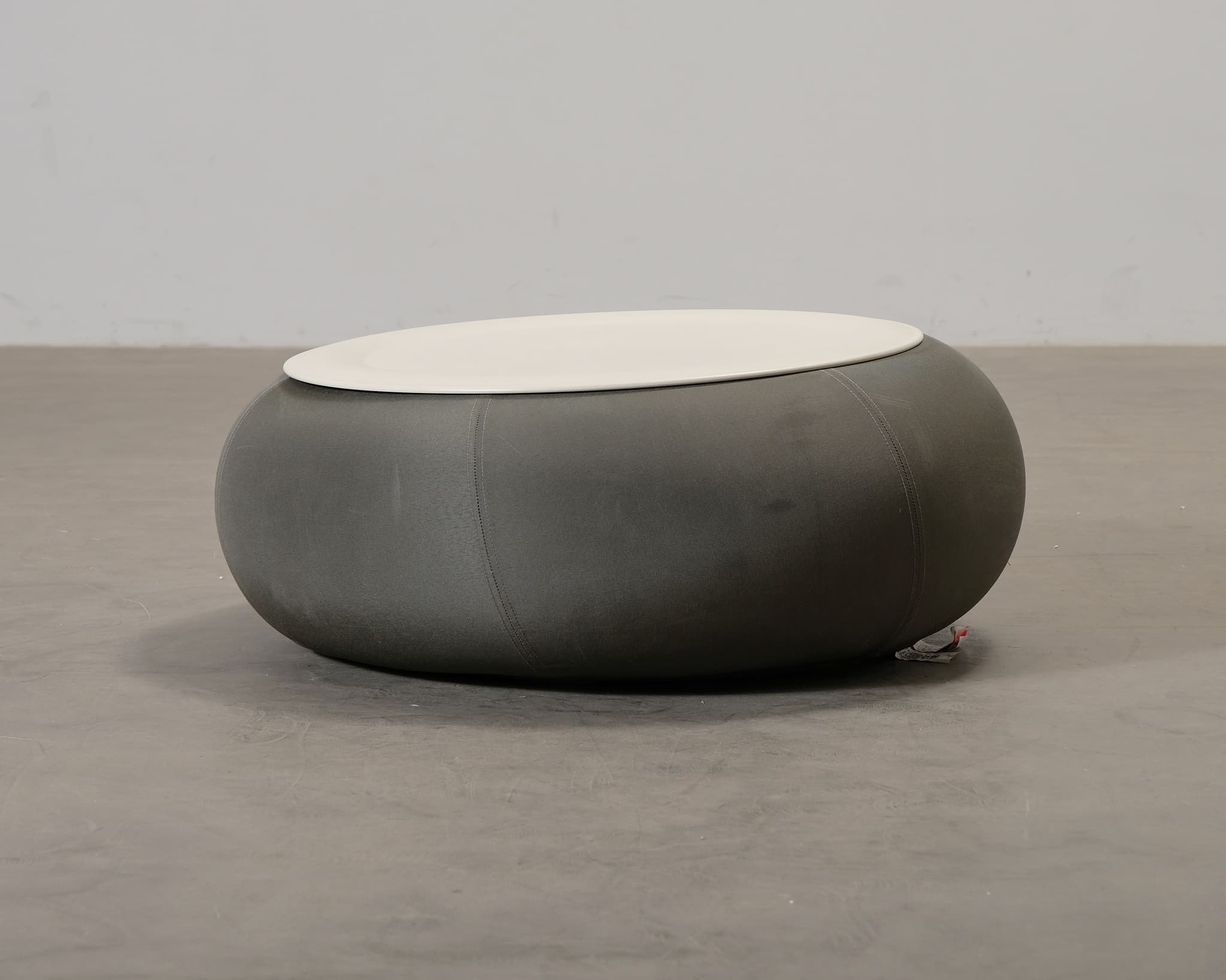 Fatboy Dumpty soffbord för utomhusbruk grå