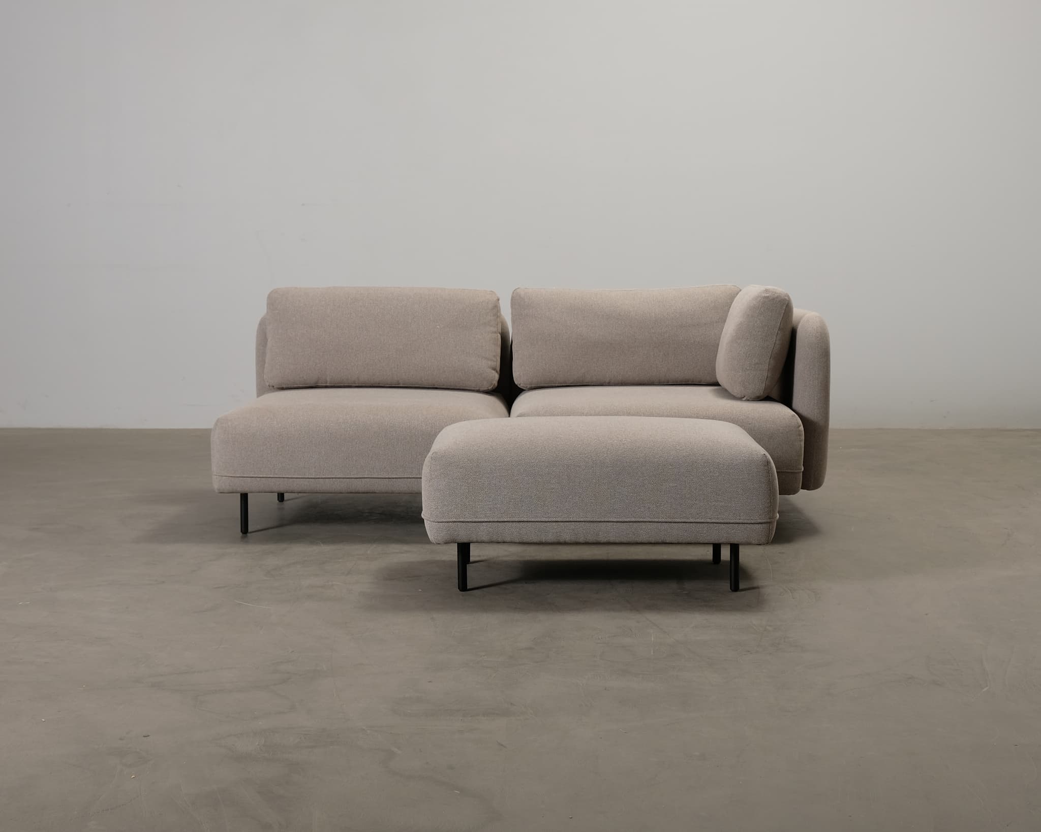 Sofacompany Ellis 2-sits soffa med fotpall greige