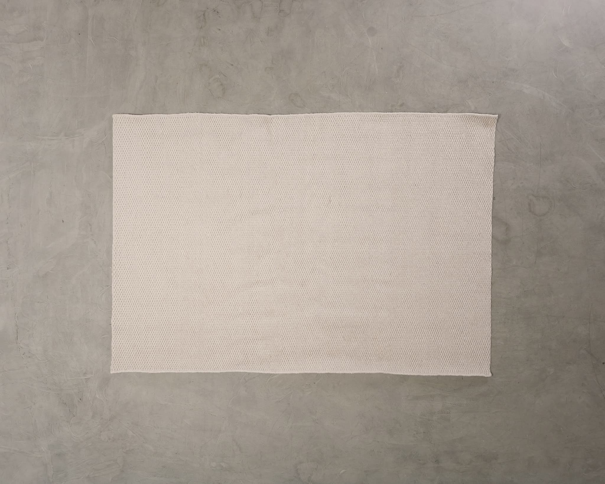 Layered beige matta 180 x 265 cm