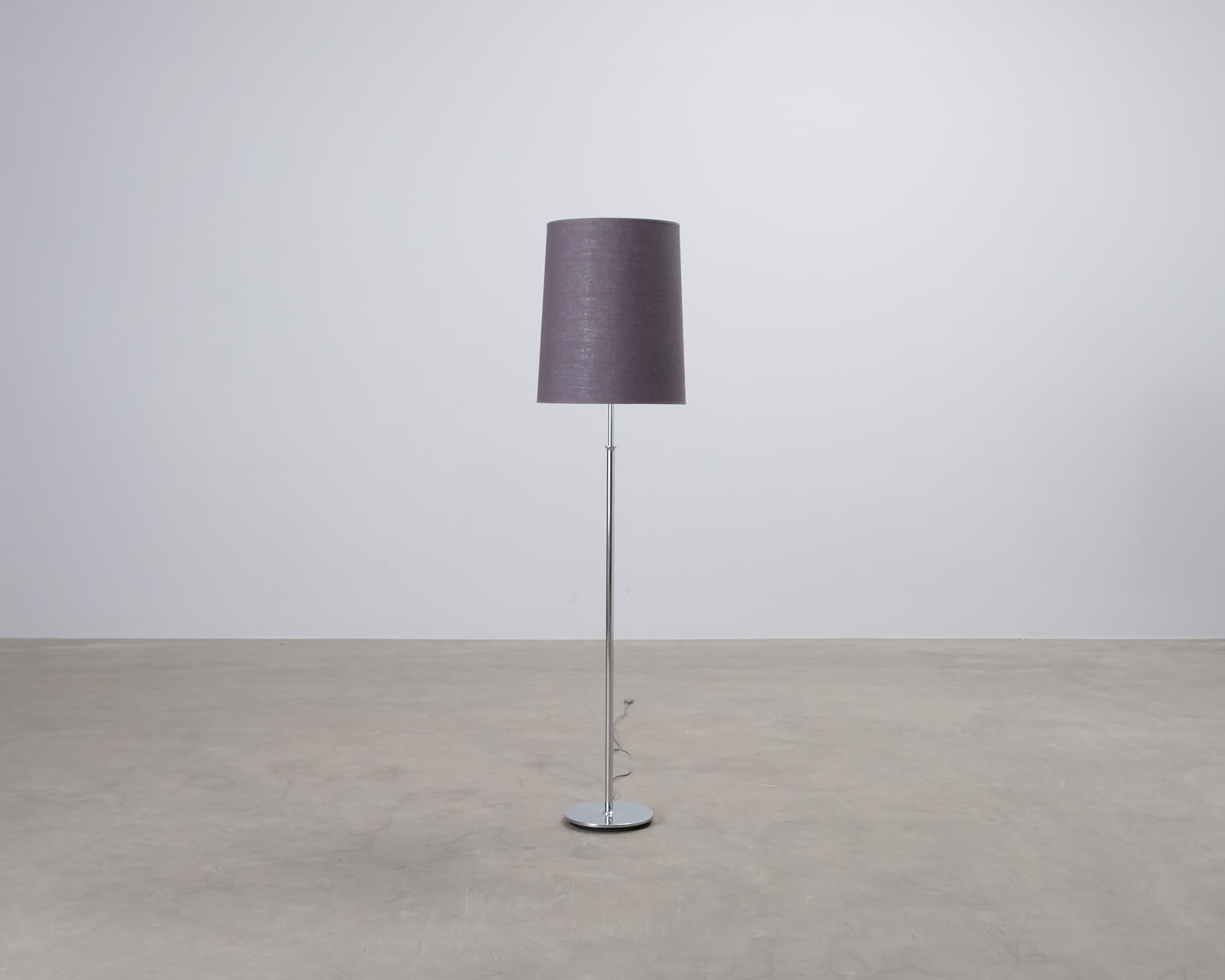 Golvlampa grå