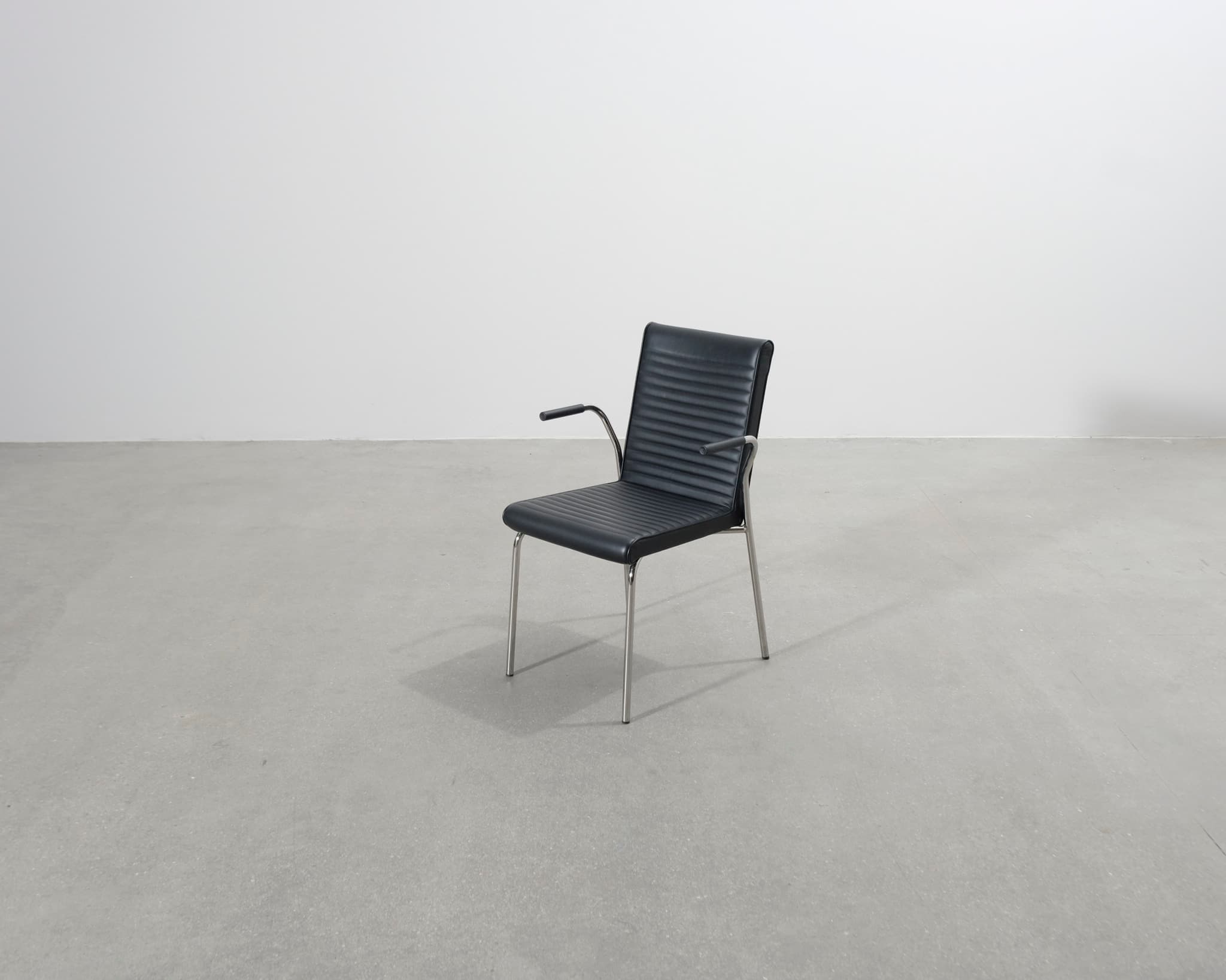 Offecct Quick karmstol svart