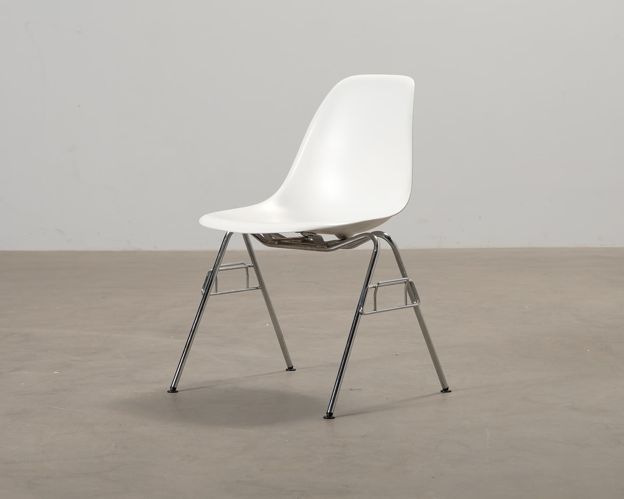 Vitra Eames DSS stol vit