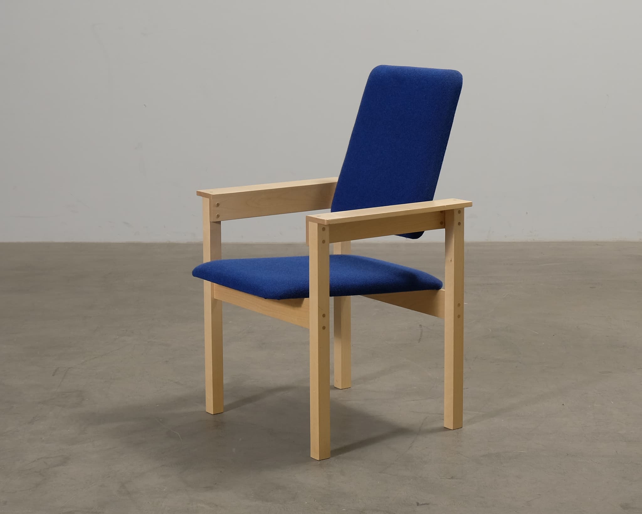 Yrjö Wiherheimo Saari stol blå