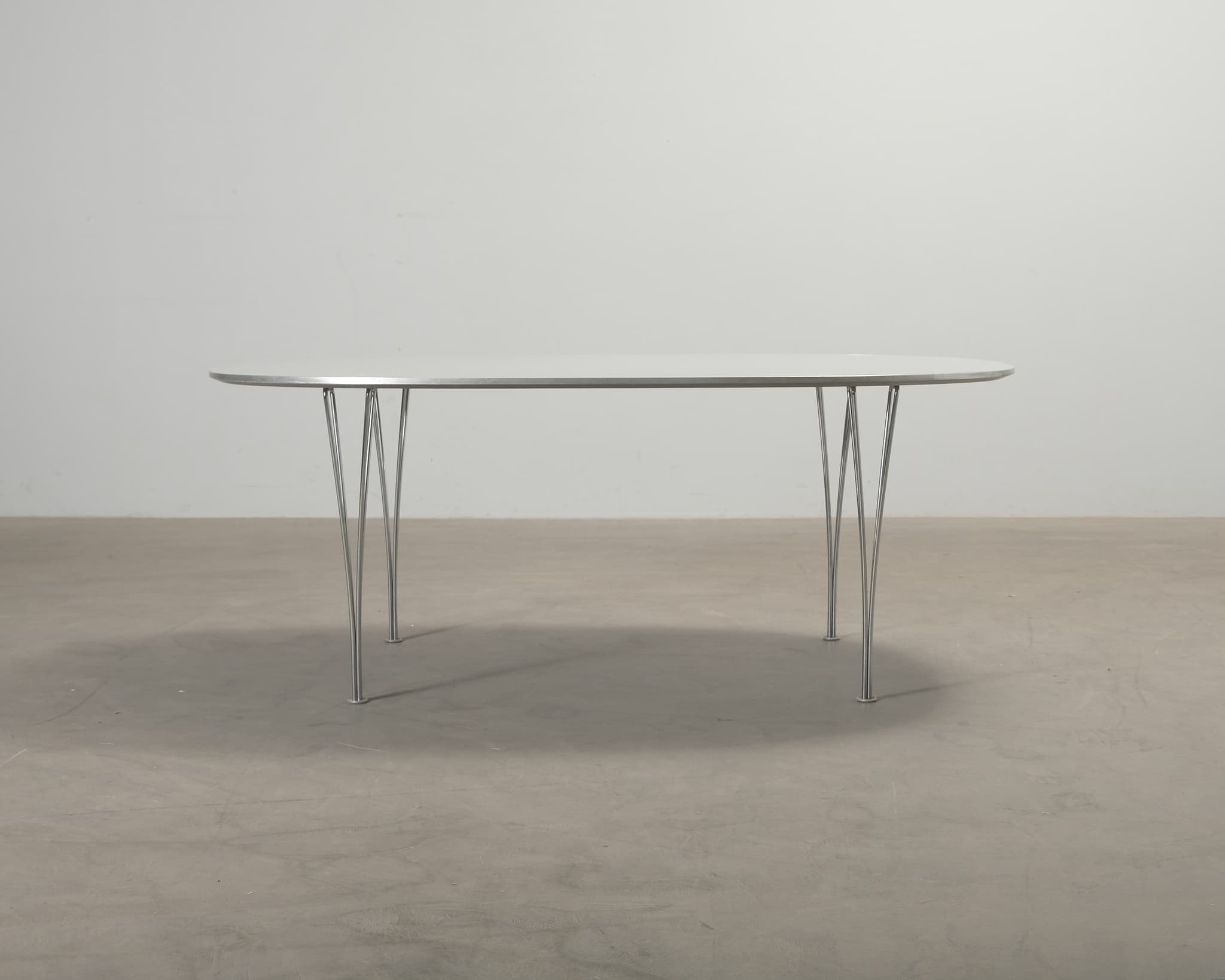 Fritz Hansen Superellipse bord 120 x 180 cm