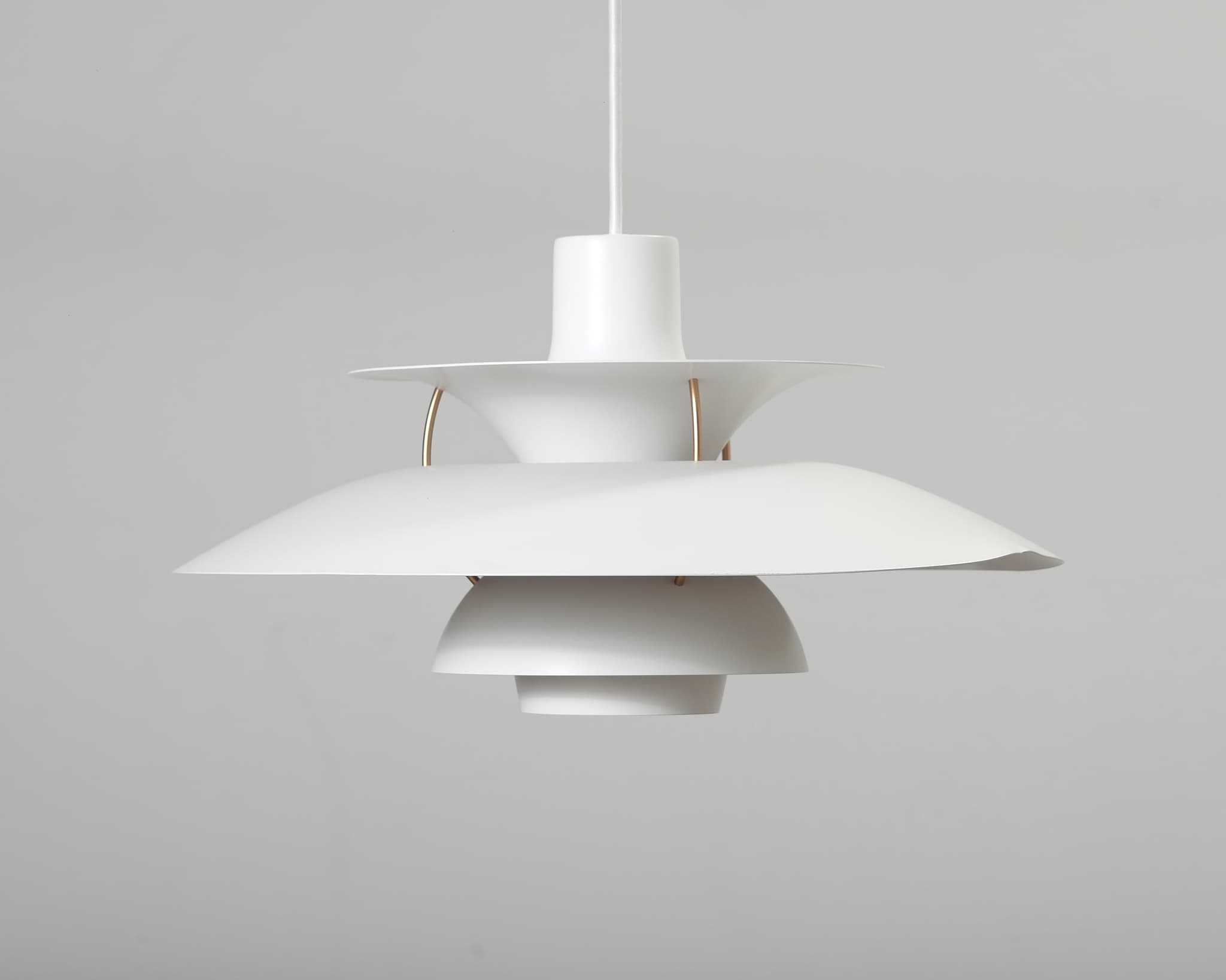 Louis Poulsen PH 5 pendellampa vit