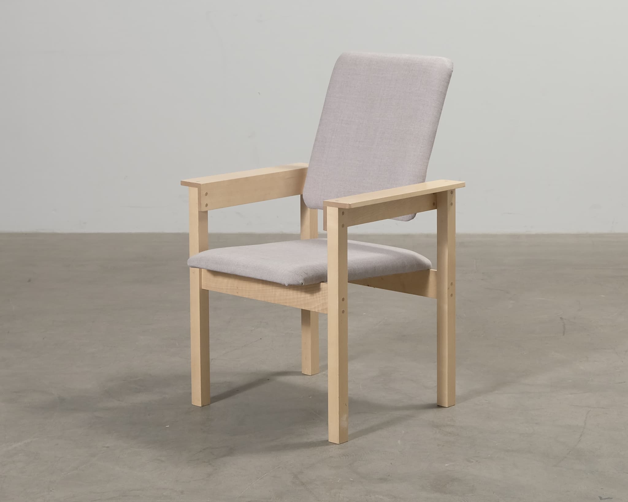 Yrjö Wiherheimo Saari stol grå