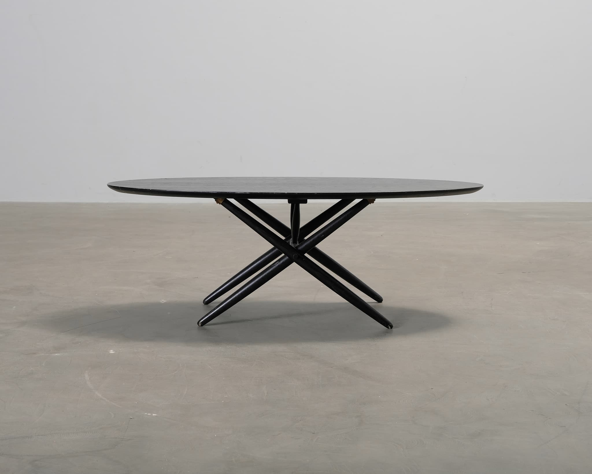 Artek Ovalette soffbord svart