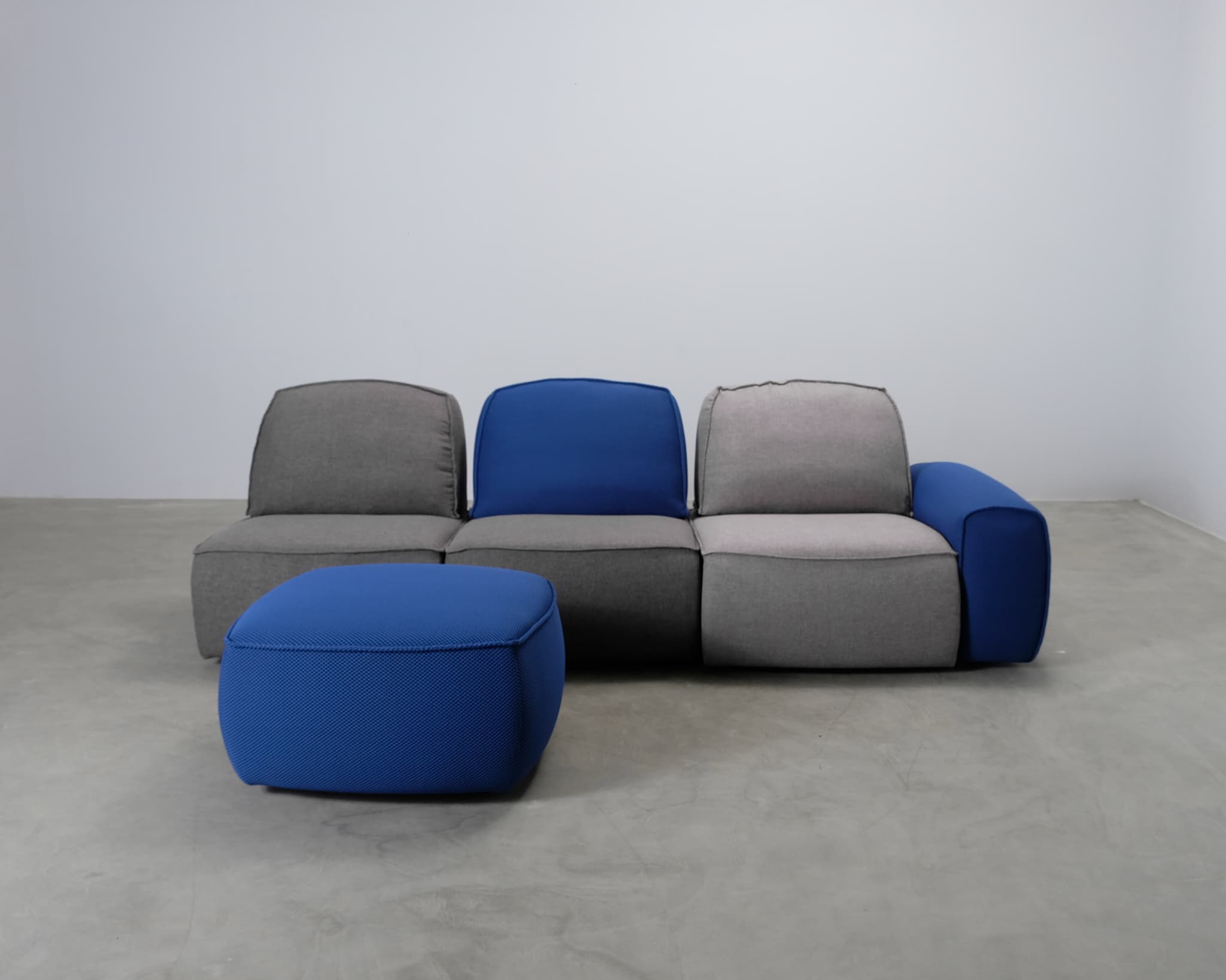 Calia Italia Lazy 3-sits soffa med fotpall grå / blå