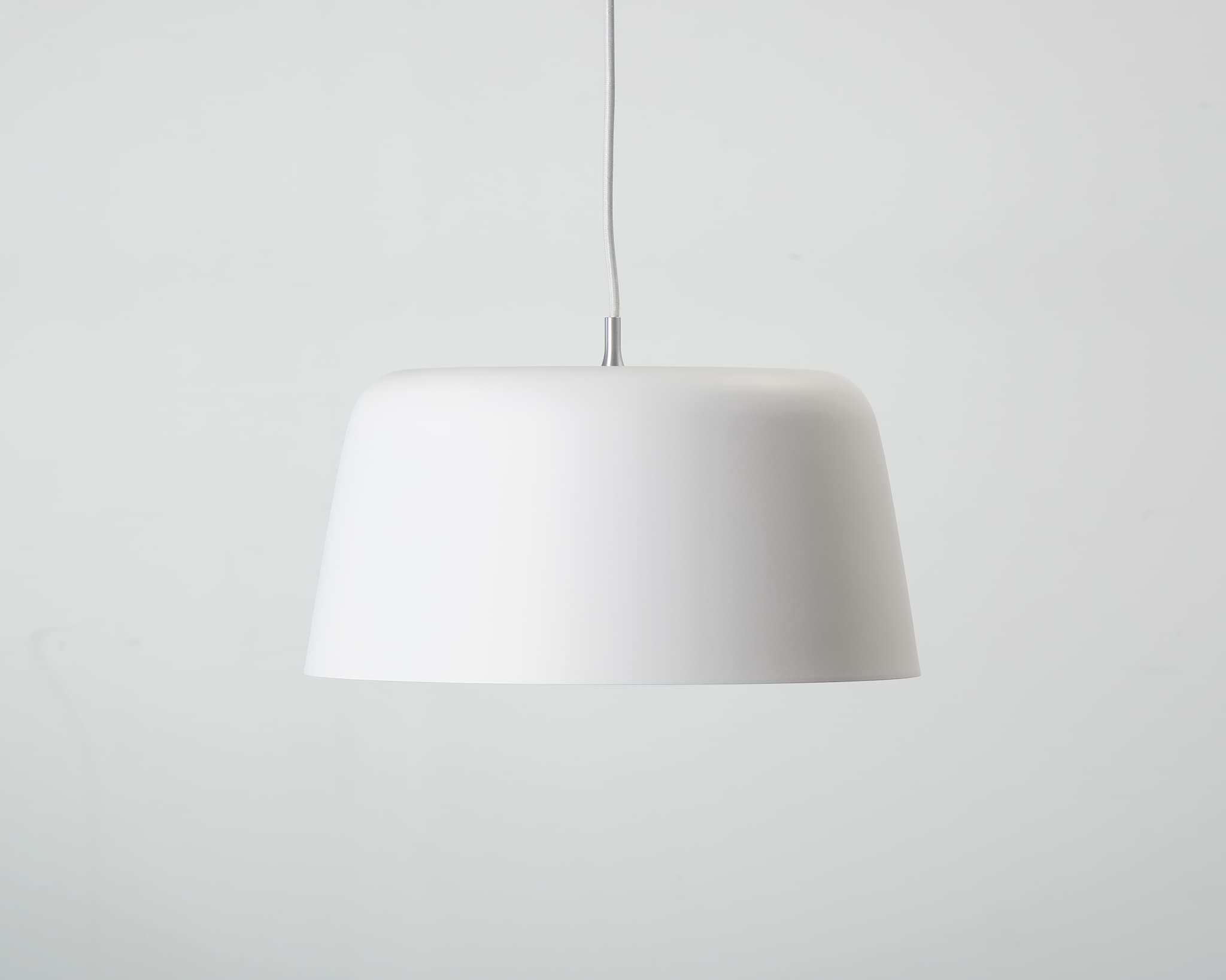 Normann Copenhagen Tub pendellampa vit ø 44 cm