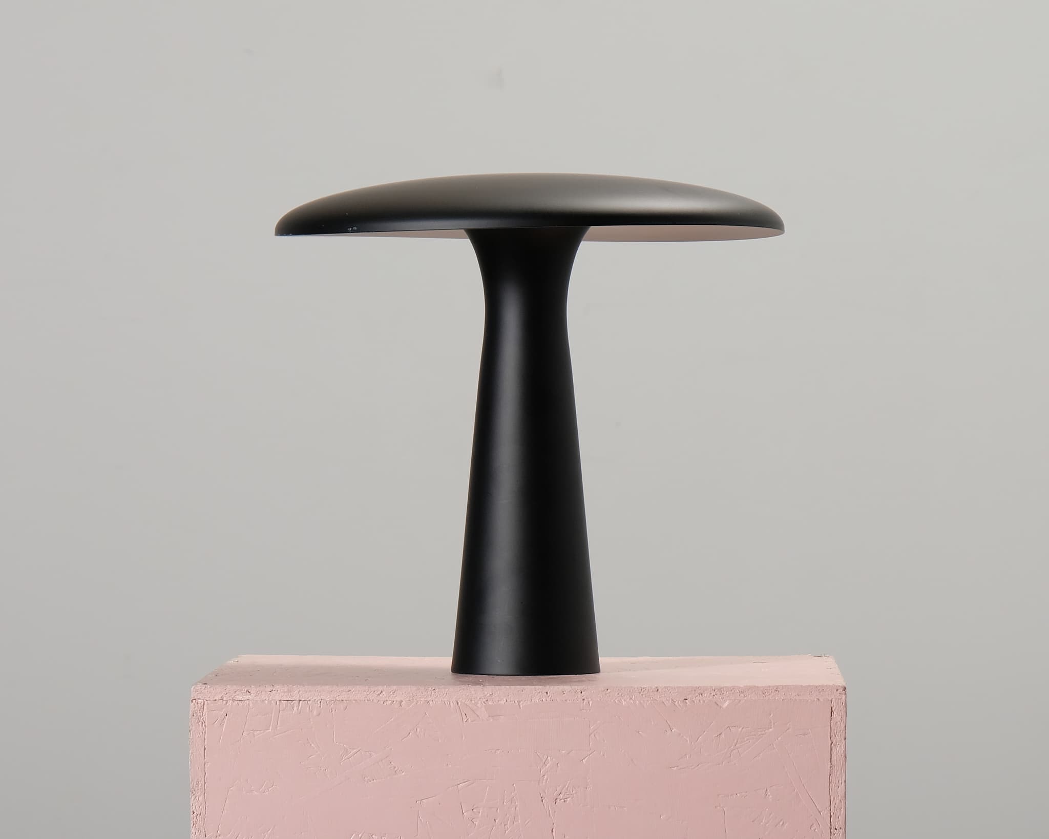 Normann Copenhagen Shelter bordslampa svart