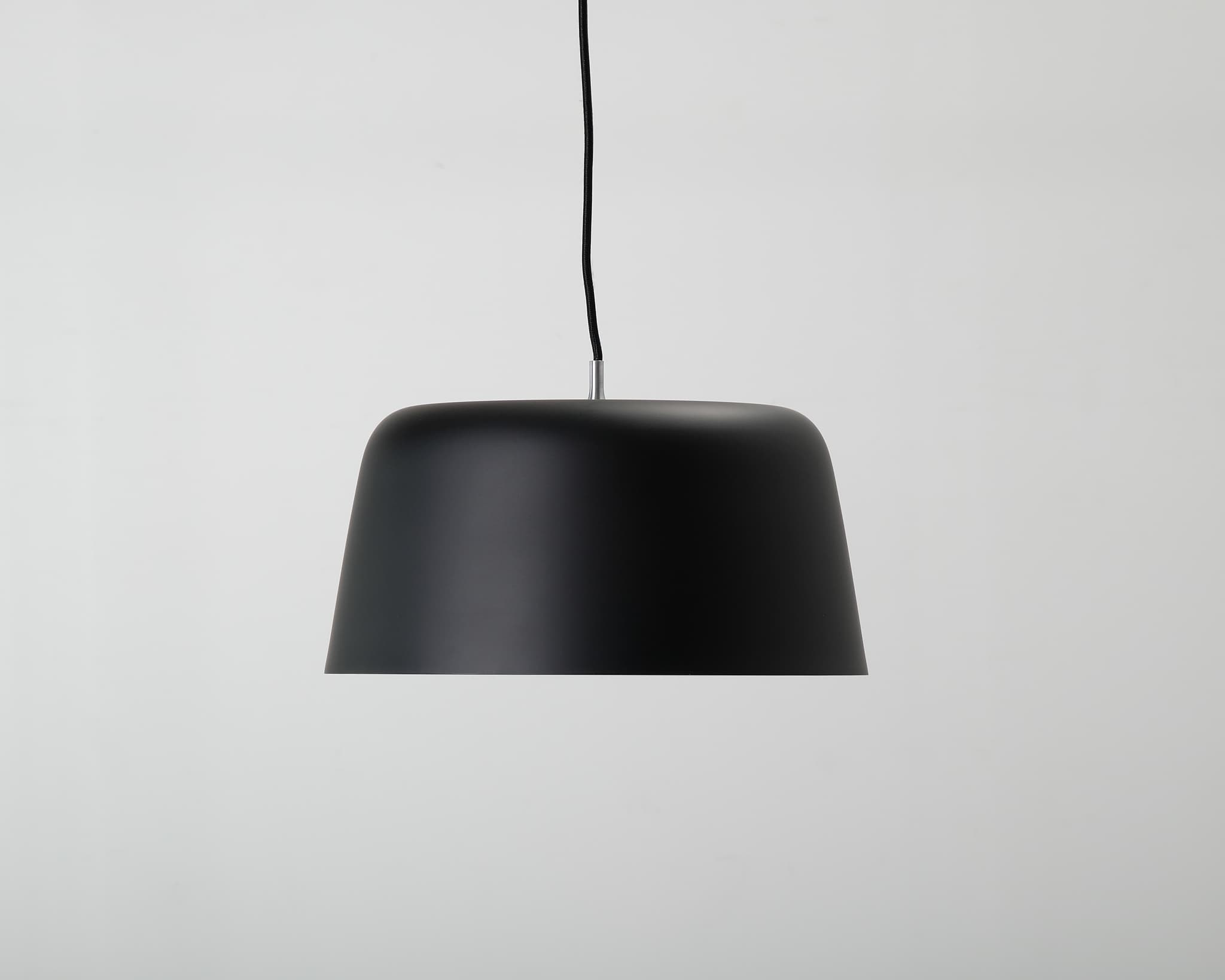 Normann Copenhagen Tub pendellampa svart ø 44 cm