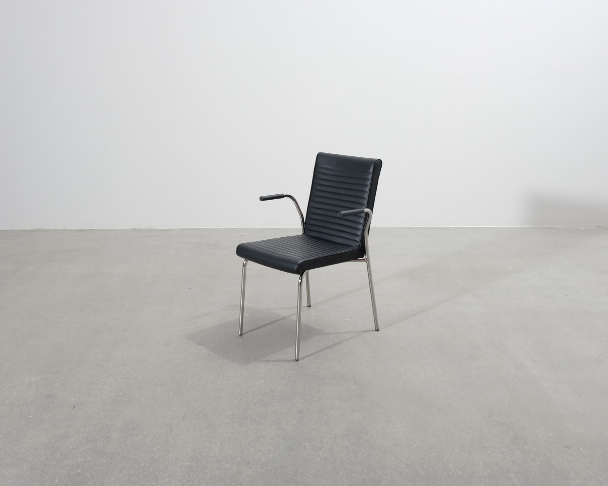Offecct Quick karmstol svart