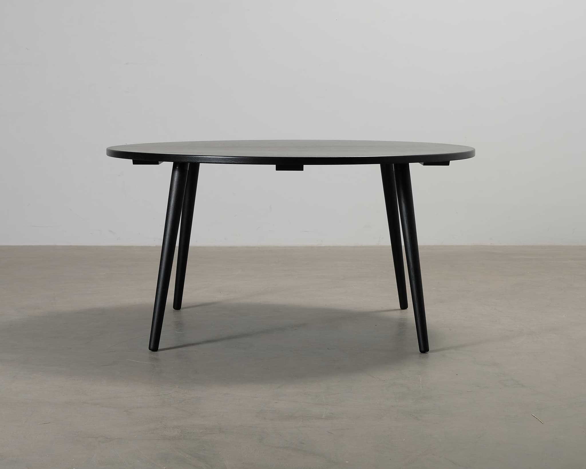 FeelDesign Table 1 matbord ø 150 cm svart