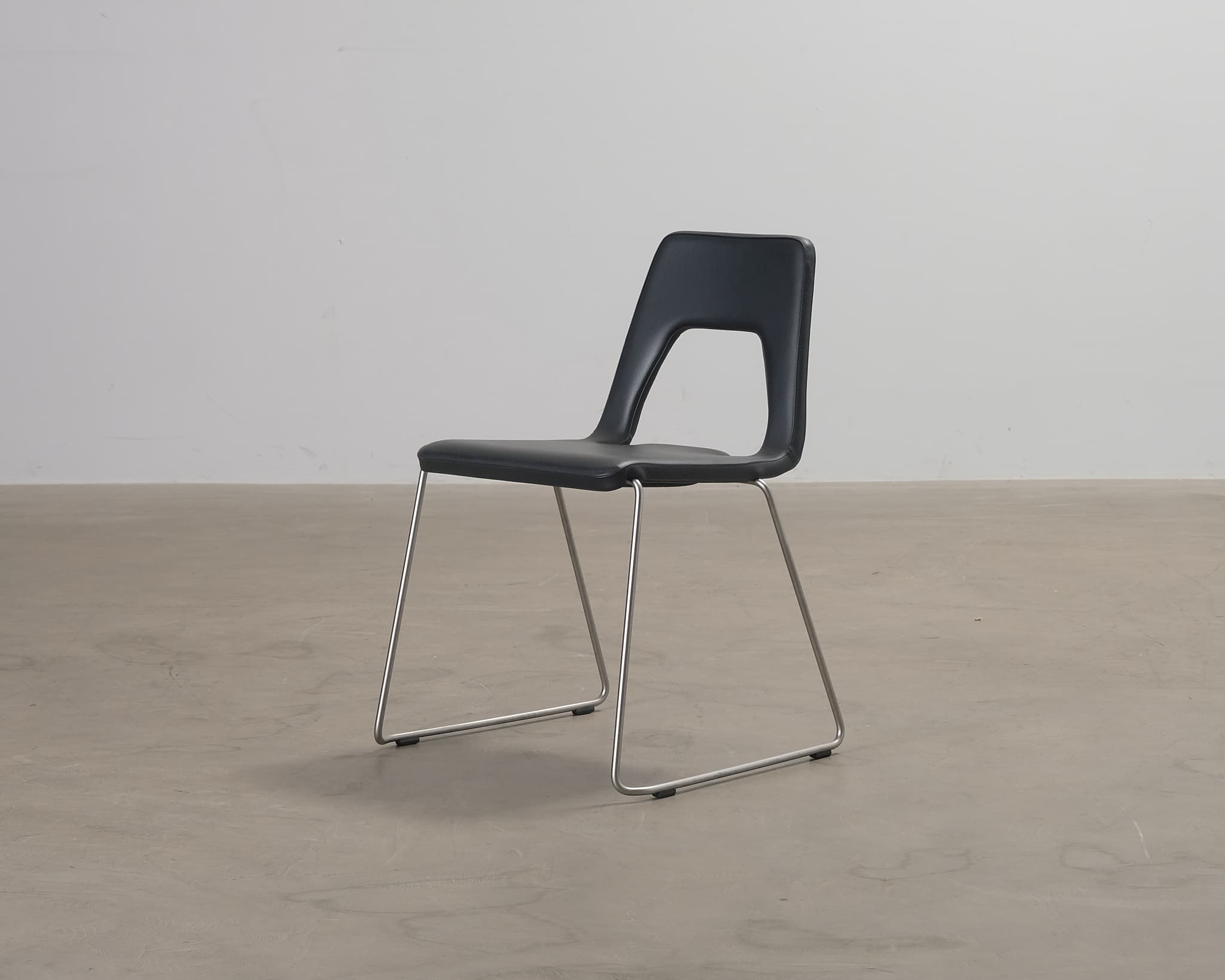 Johanson Design Studio 09 stol svart konstläder