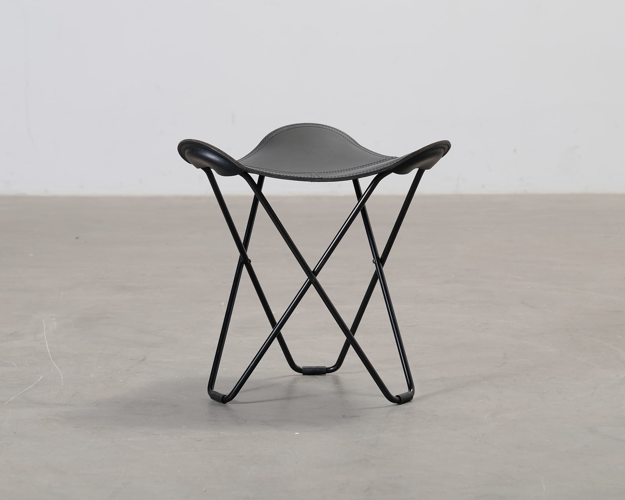 Cuero Design Flying Goose läderpall svart