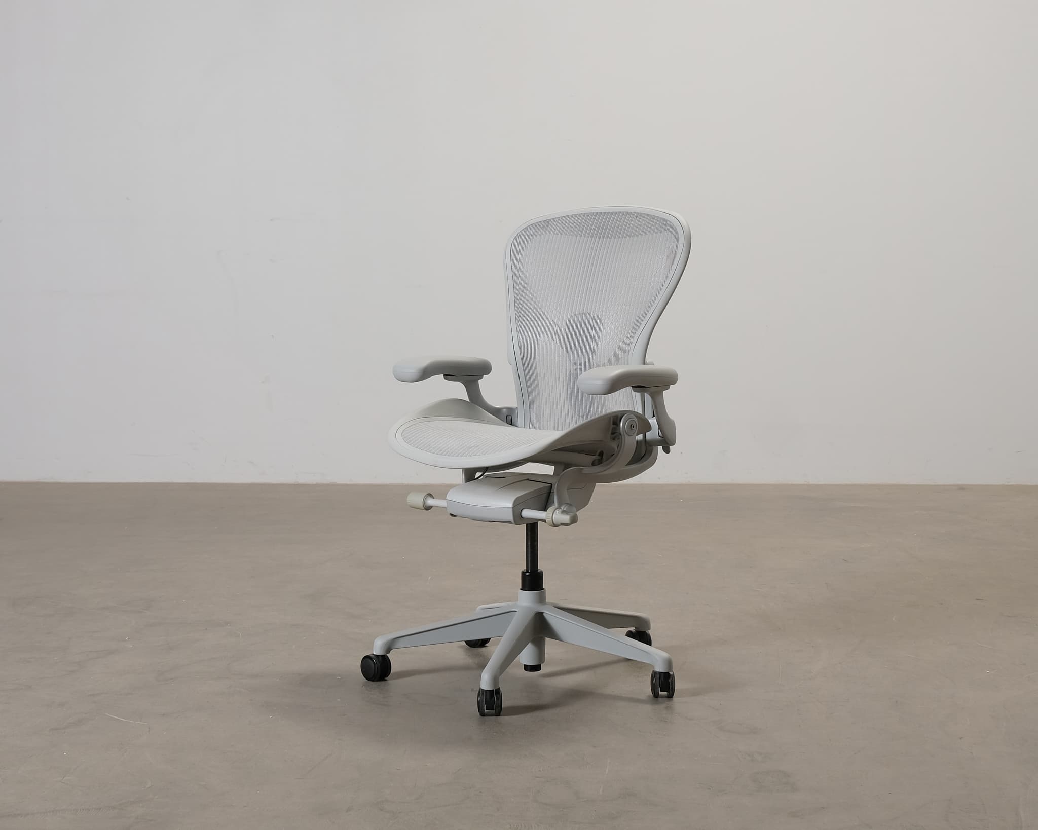 Herman Miller Aeron kontorsstol grå