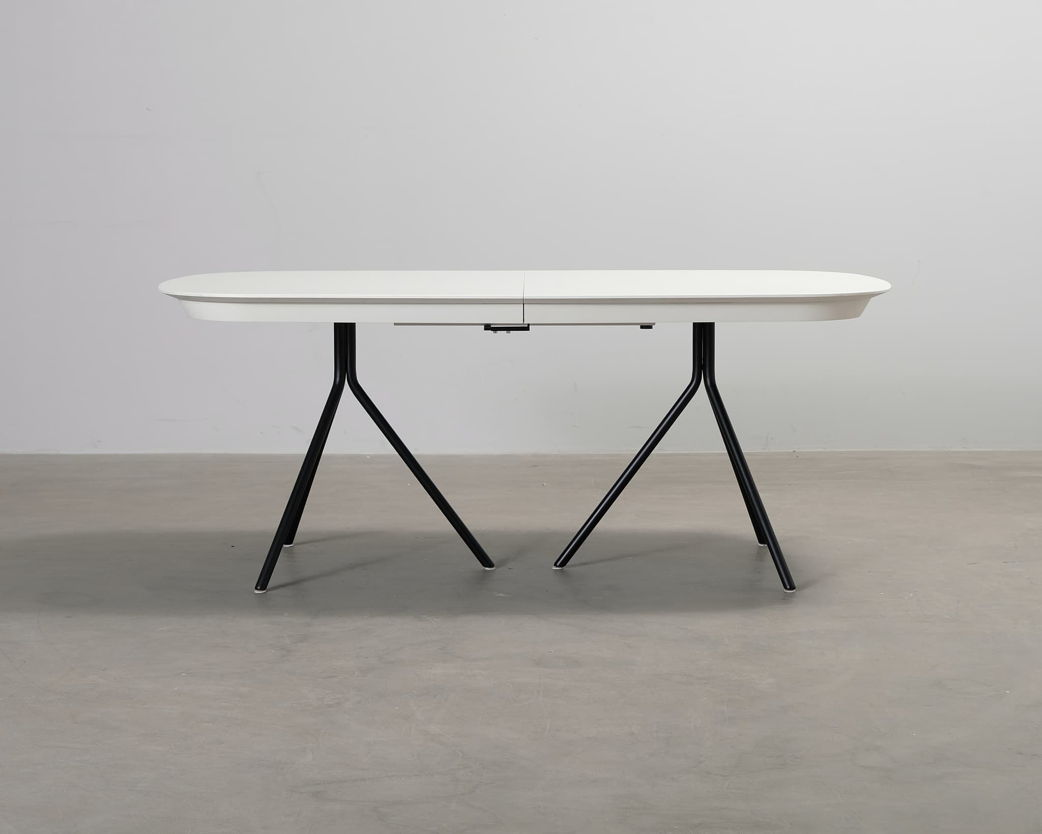 BoConcept Ottawa utdragbart matbord