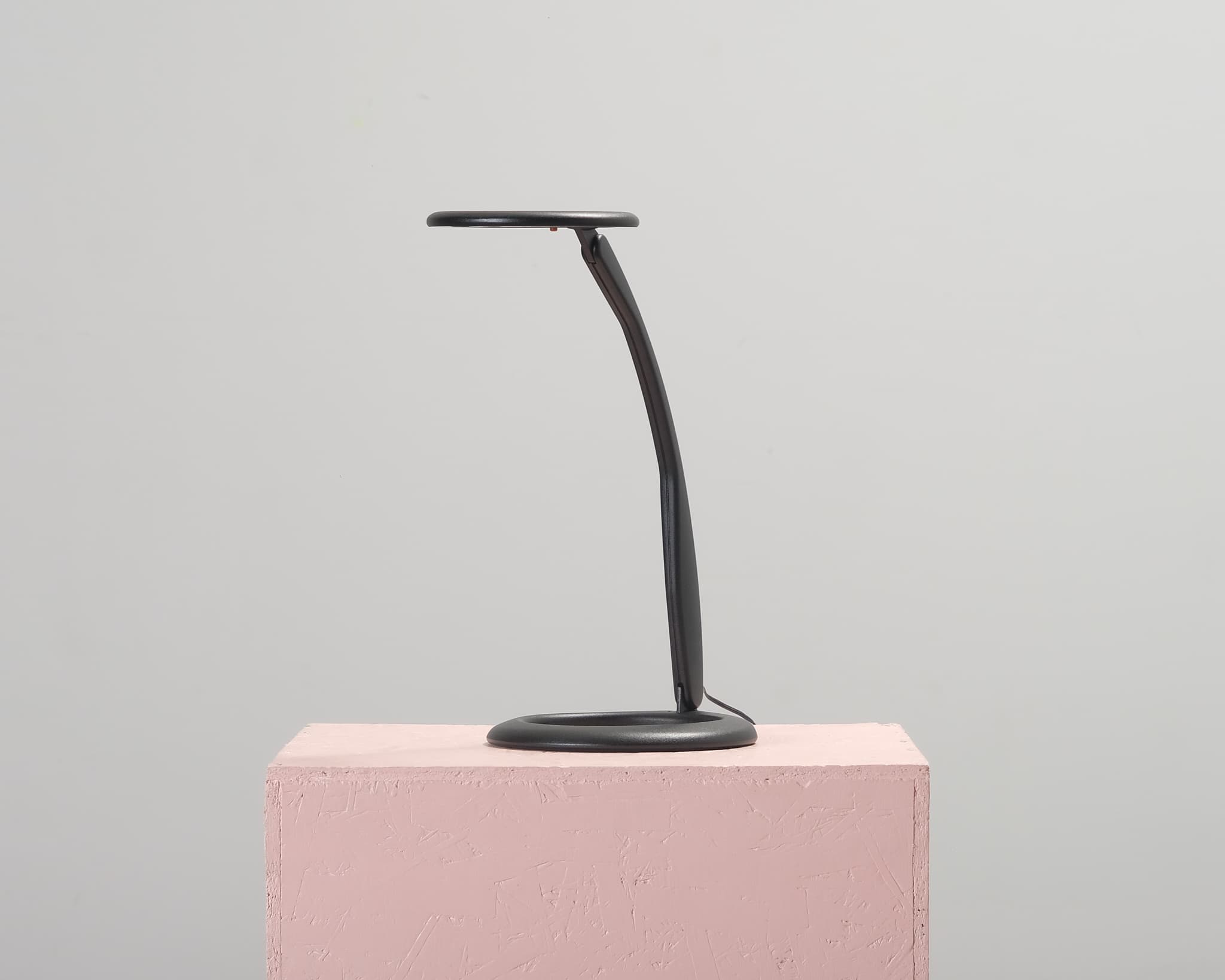 Luxo 360 bordslampa svart
