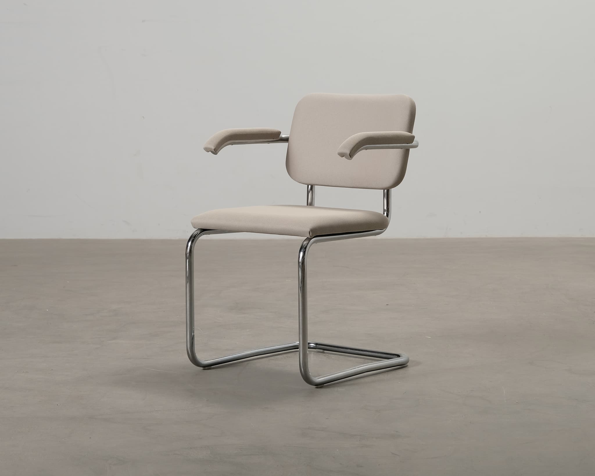 Knoll Cesca stol med armstöd gråbeige