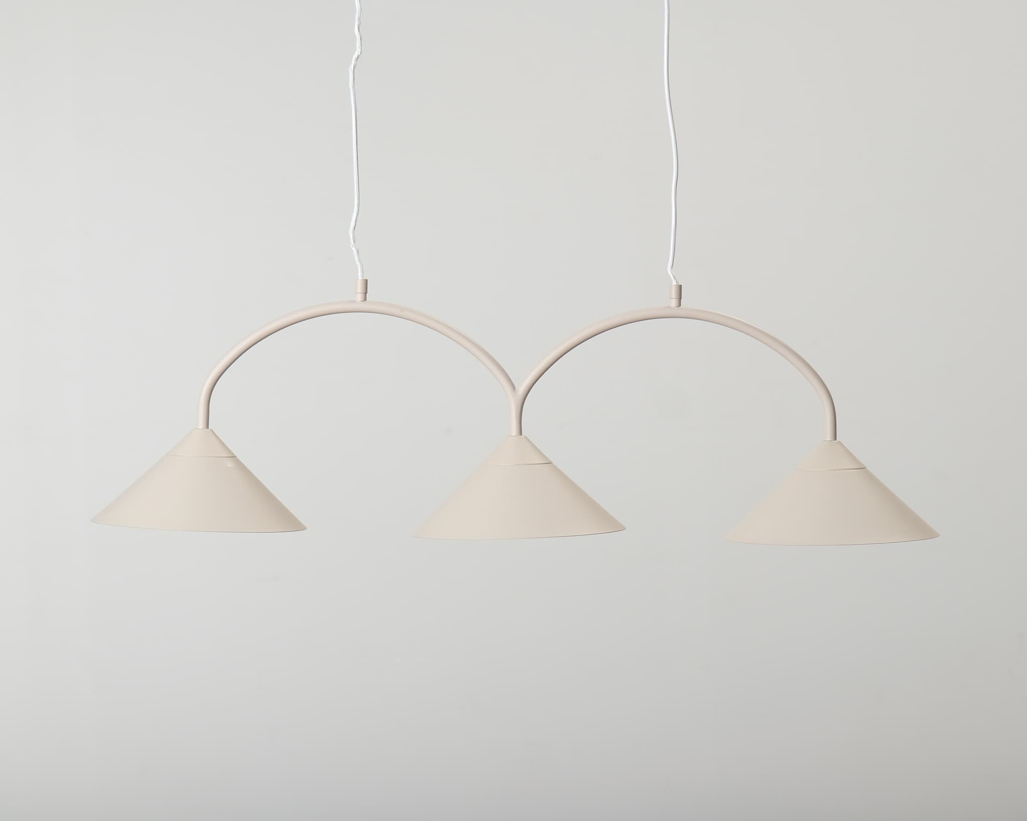 Globen Lighting Curve 3 pendellampa beige