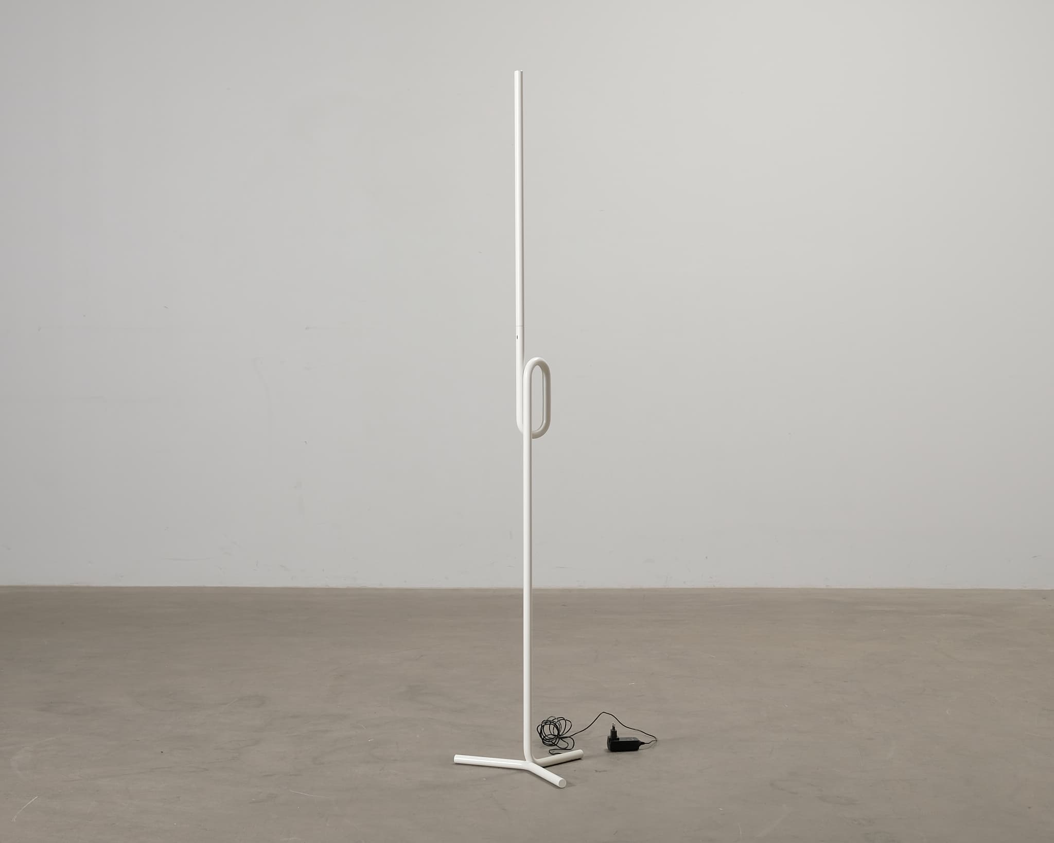 Foscarini Tobia fotlampa vit
