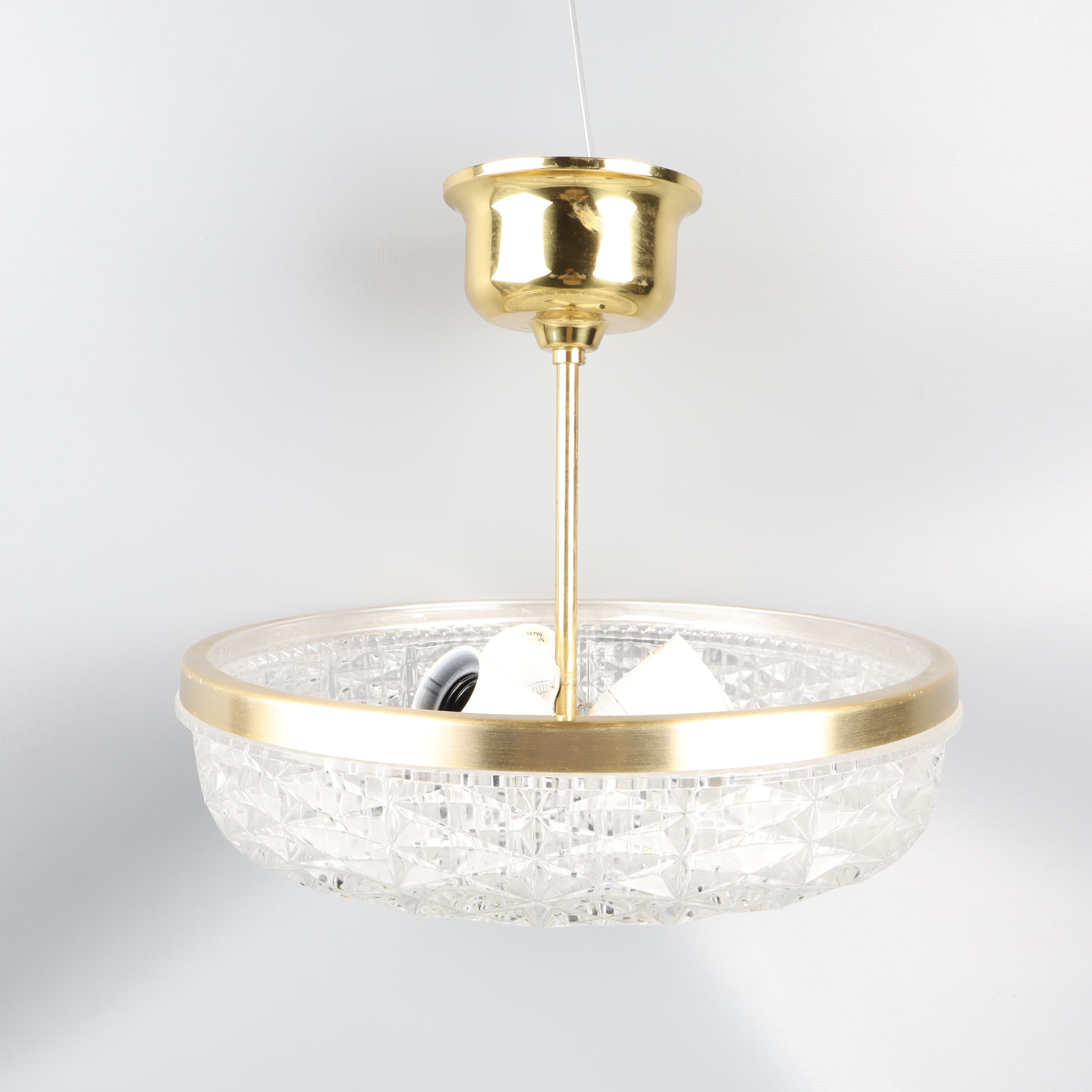 Klassisk glastaklampa med mässing