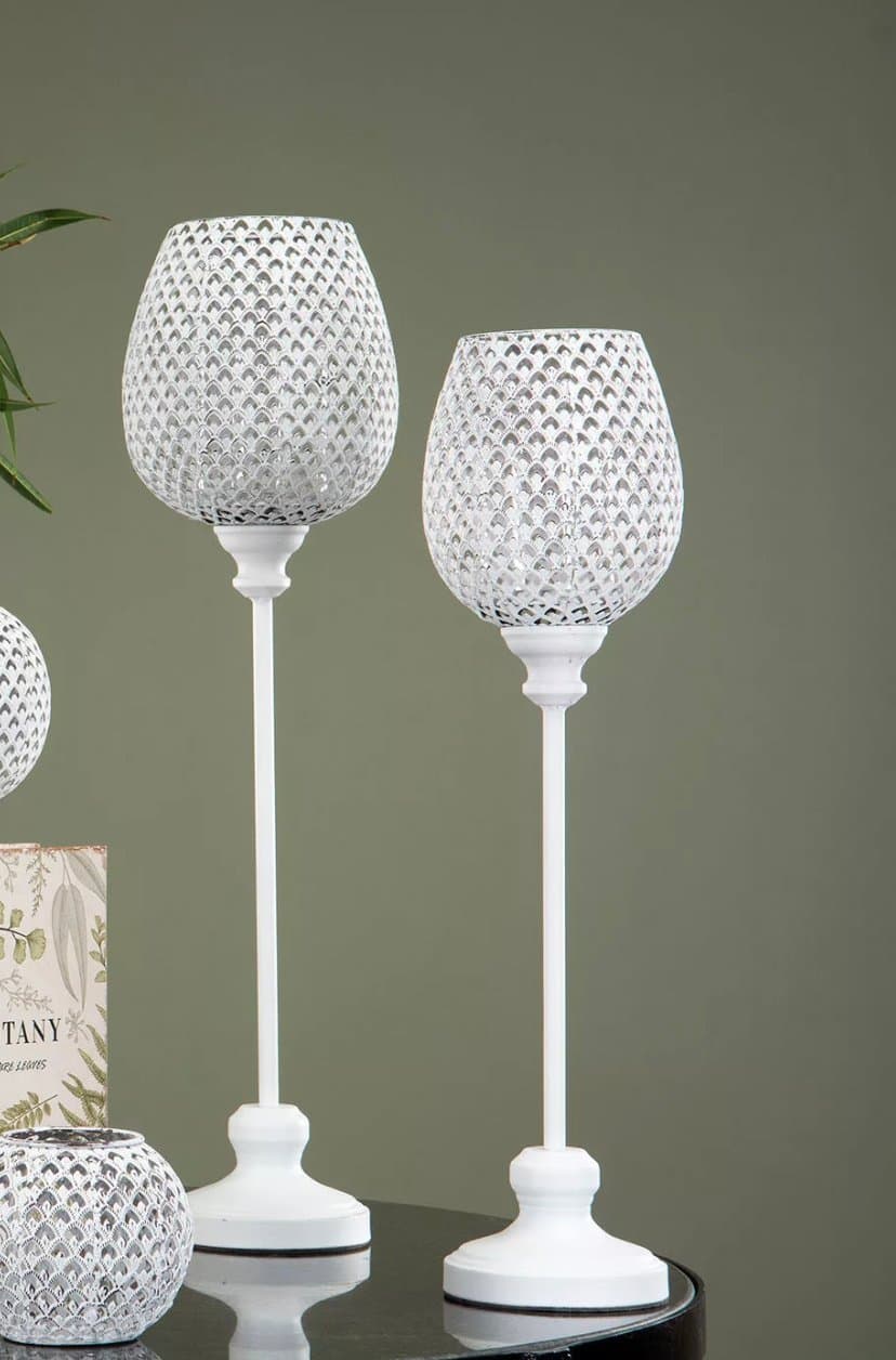 Ljuslykta Dalia Vit H60cm på Fot Golvlykta utgått Metall A lot decoration