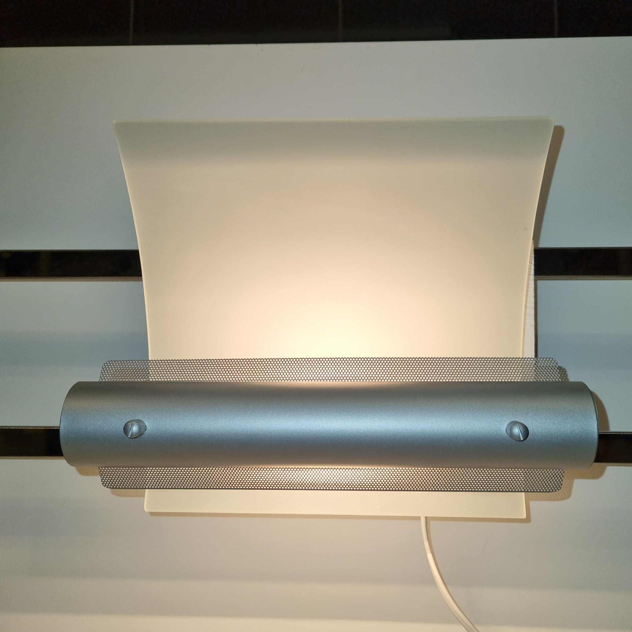 Vägglampa i modern design