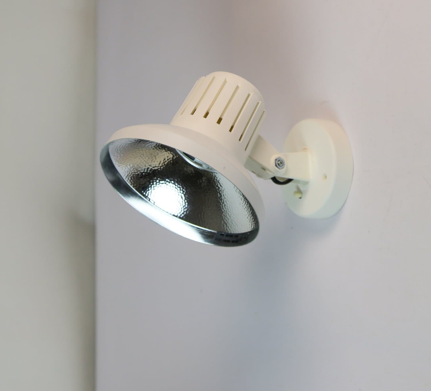 Oanvänd! Vägglampa Spotlight, Fagerhult Fokus 74085, Svensk Design 80-tal.