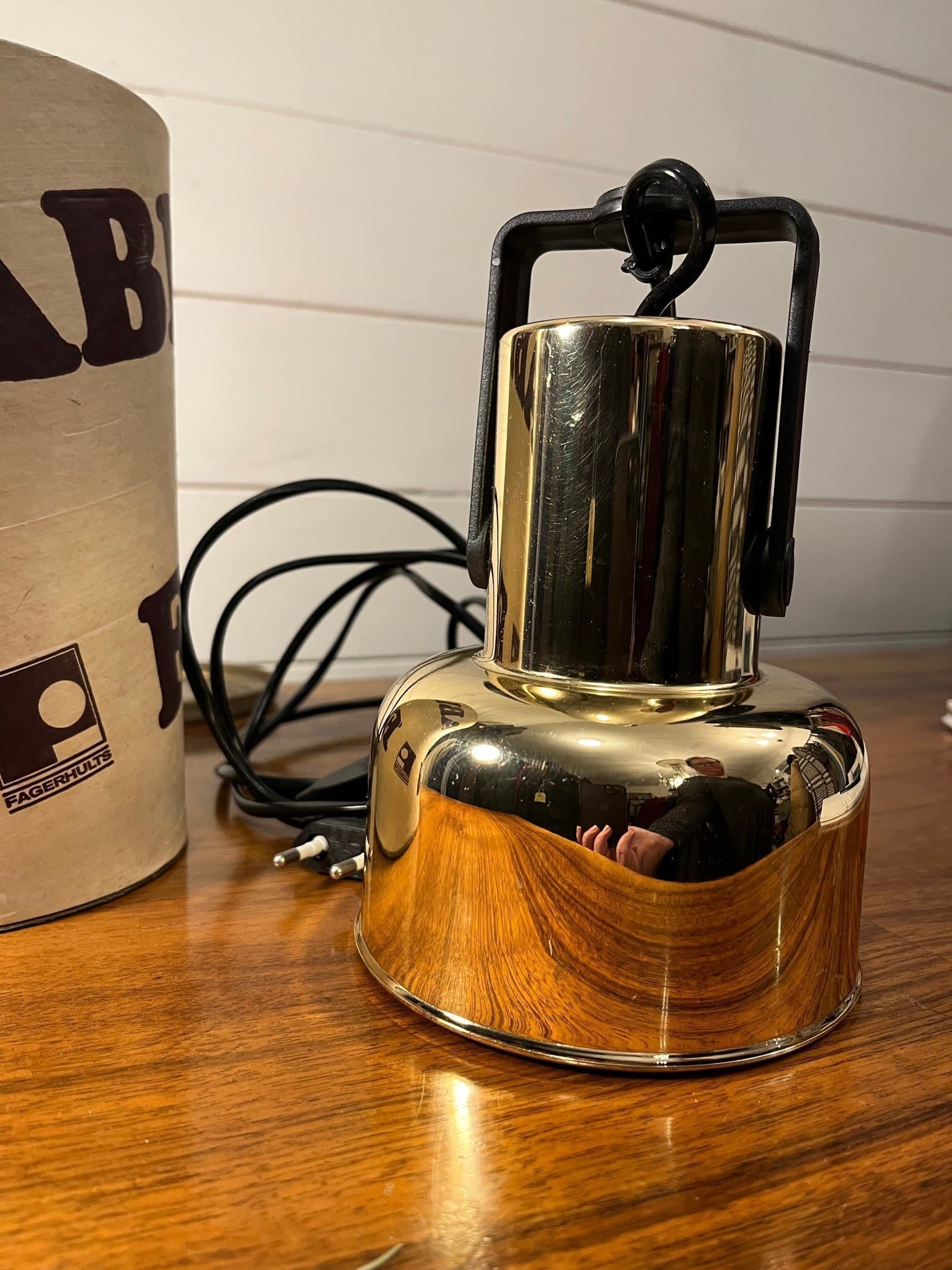 Cool Vägglampa Guldlampa Fagerhults Fabia Retro