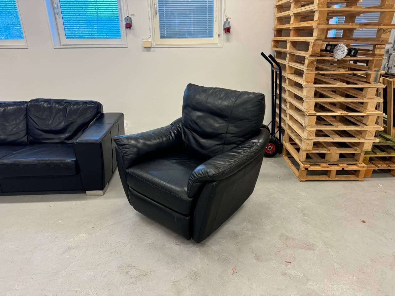 LÄDER SOFF & FÅTÖLJ GRUPP (FRI LEVERANS)