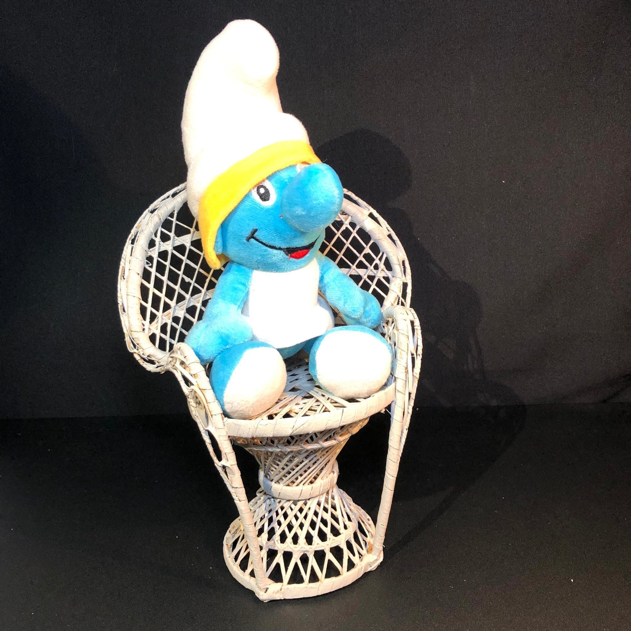 Retro grå Påfågel stol i rotting / korg Miniatyr Korgstol Dockstol Blompiedestal