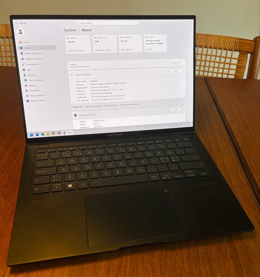 Asus ZenBook Pro 14 Duo OLED UX8402VV-P1025W 15" RTX 4060 Asus ZenBook Pro 14 Duo OLED UX8402VV-P1025W 15" RTX 4060