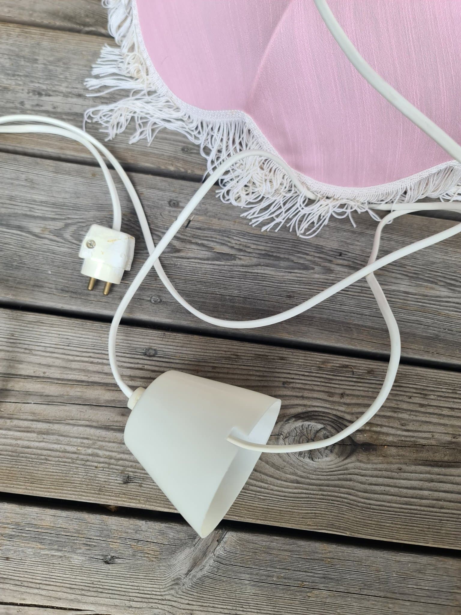 OERHÖRT söt taklampa retro Rosa med Franskant