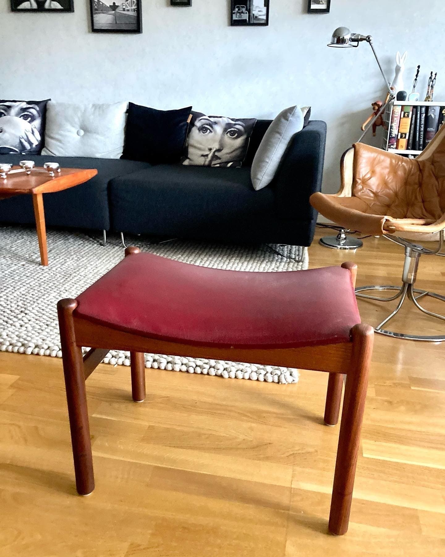 Teak Pall från Aarflot möbler i Norge