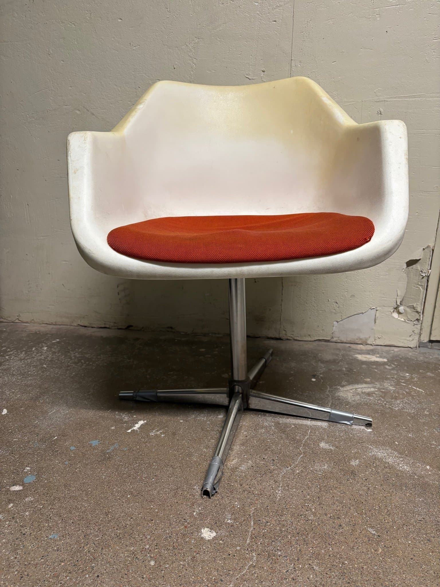 Robin Day Overman Snurrstol