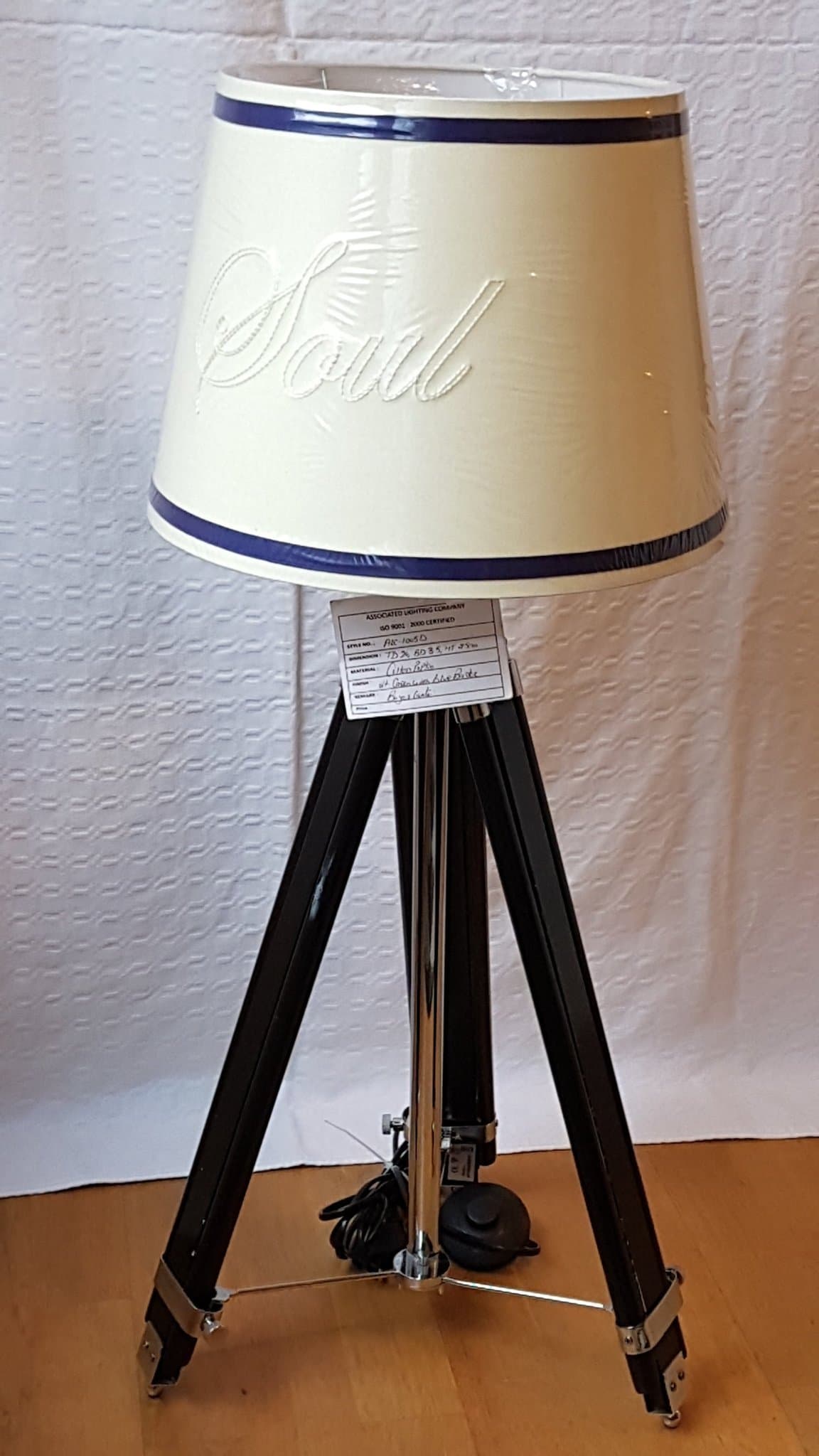 Stativlampa från Rydens med lampskärm från Soul