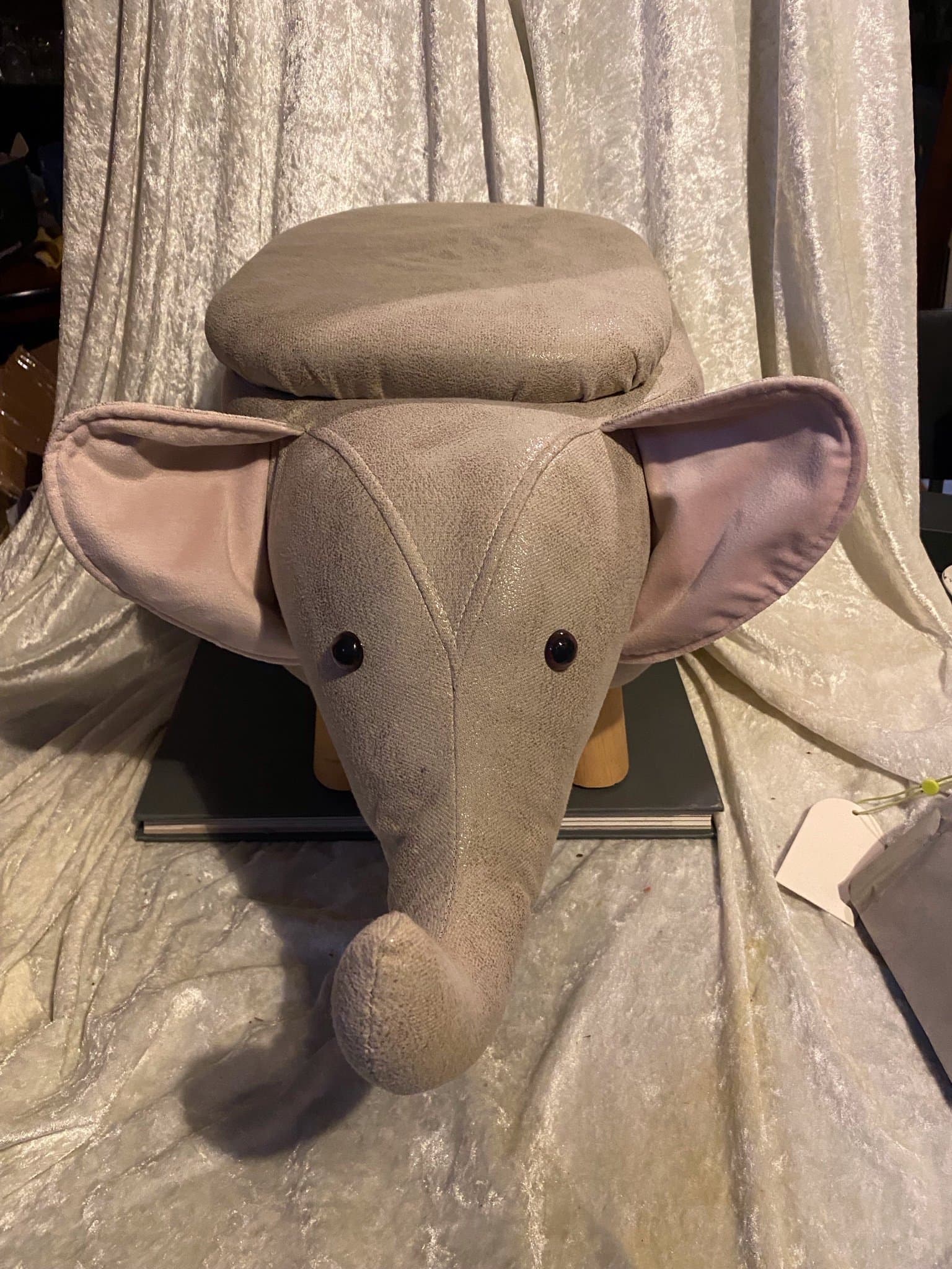 Elefant Pall med Förvaring