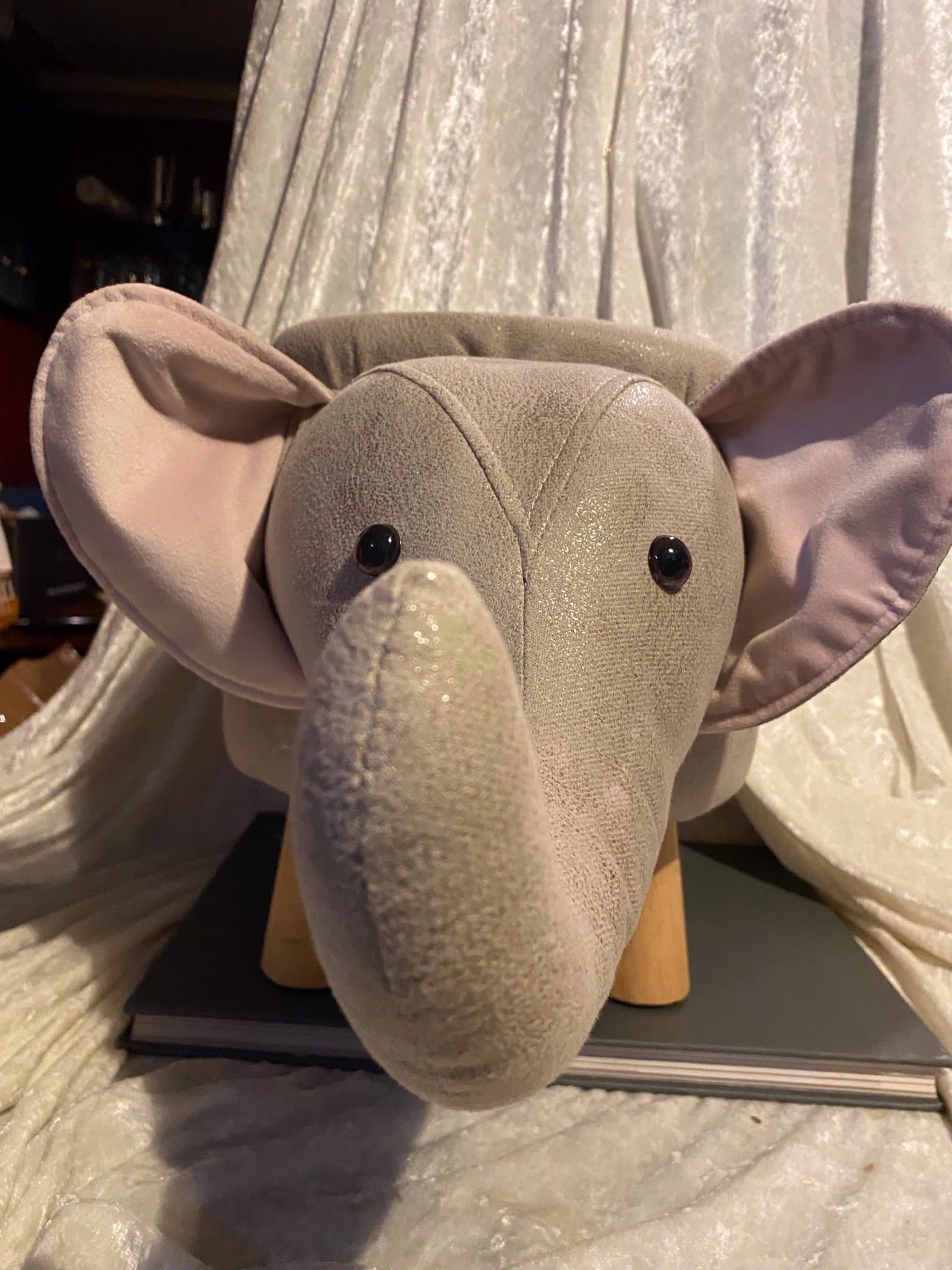 Elefant Pall med Förvaring