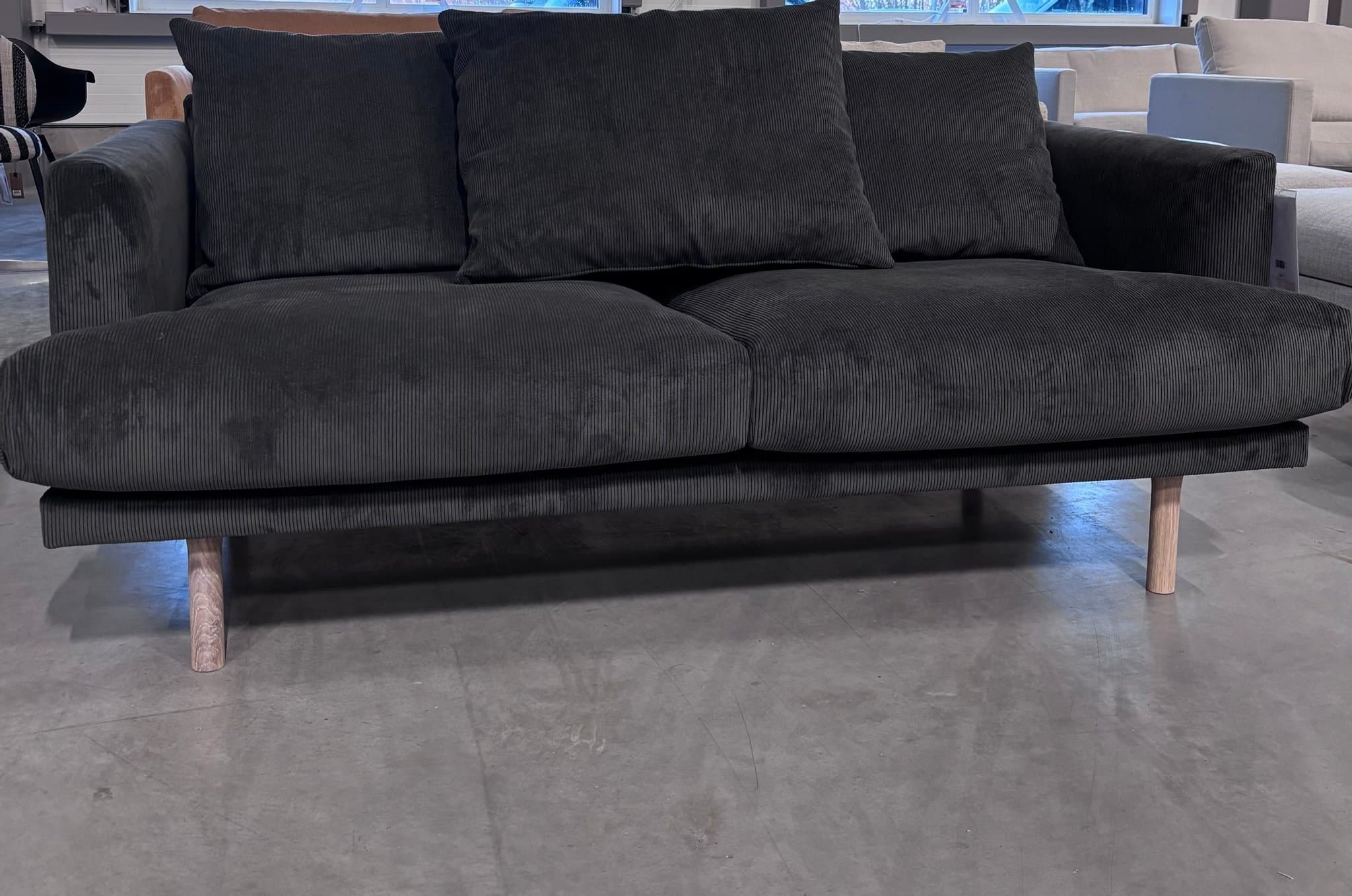 1898, Sjövik 2,5-sits soffa - Jump 1957 anthracite-vitol