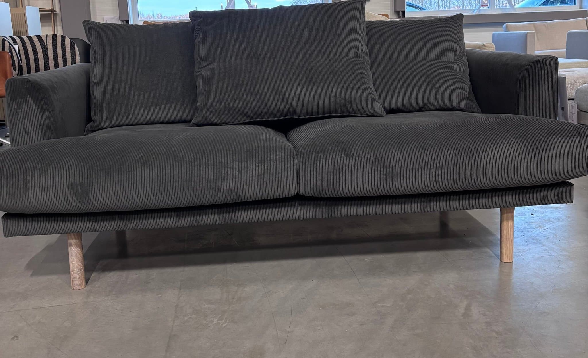 1898, Sjövik 2,5-sits soffa - Jump 1957 anthracite-vitol