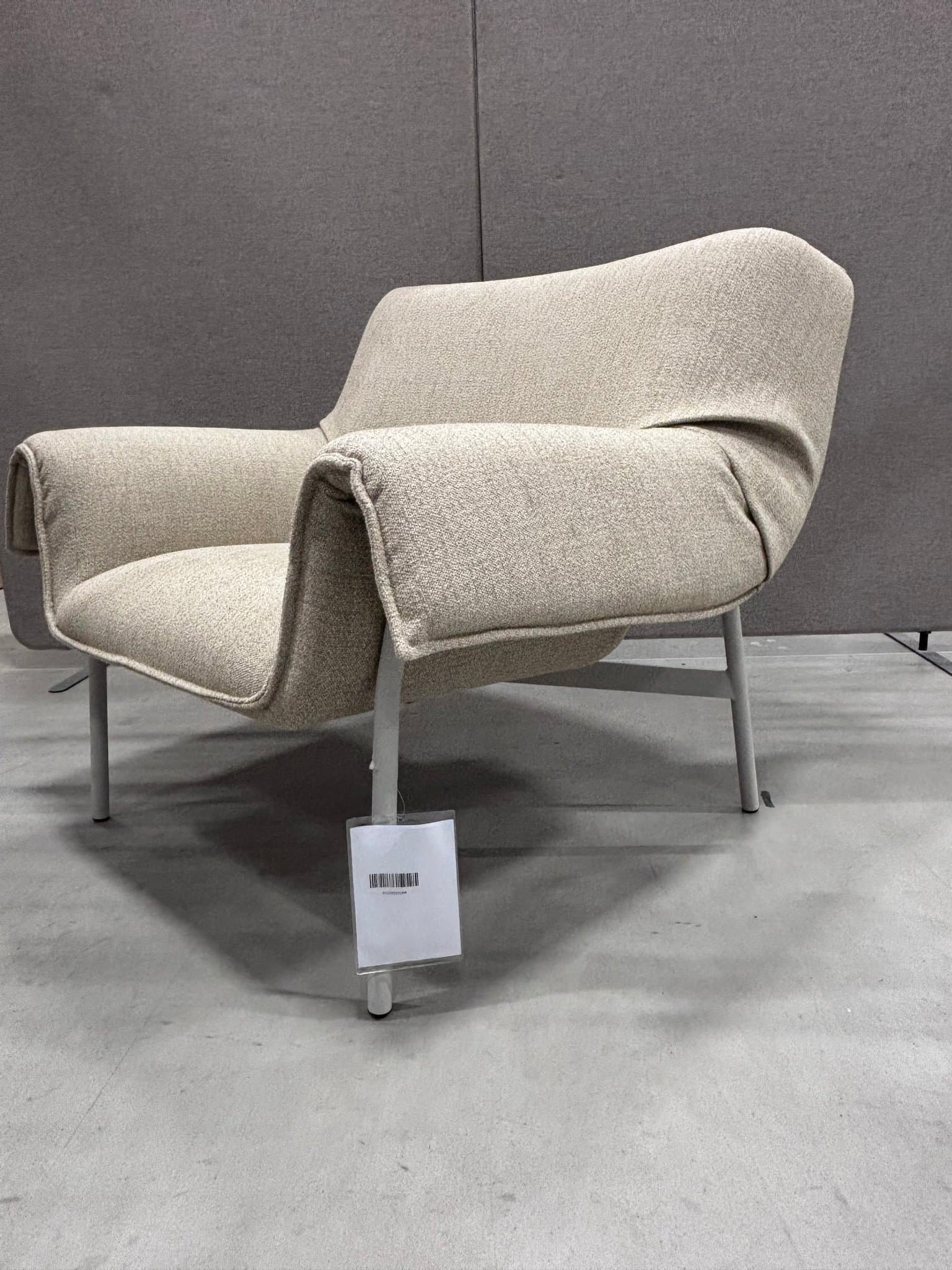Wrap Lounge Chair loungestol Ecriture 240-grey. Muuto