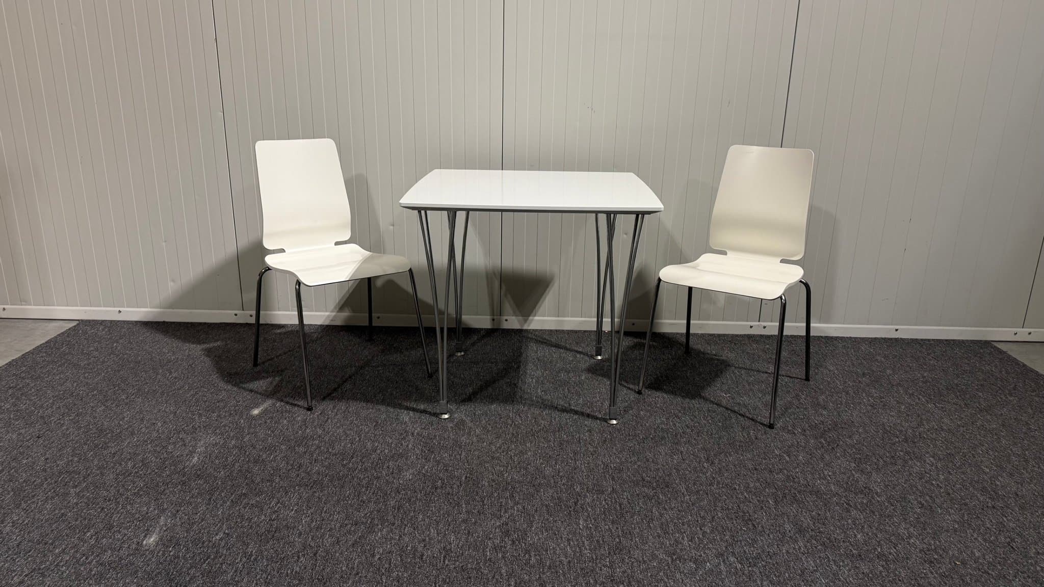 Matbord med stolar från IKEA - GRATIS LEVERANS