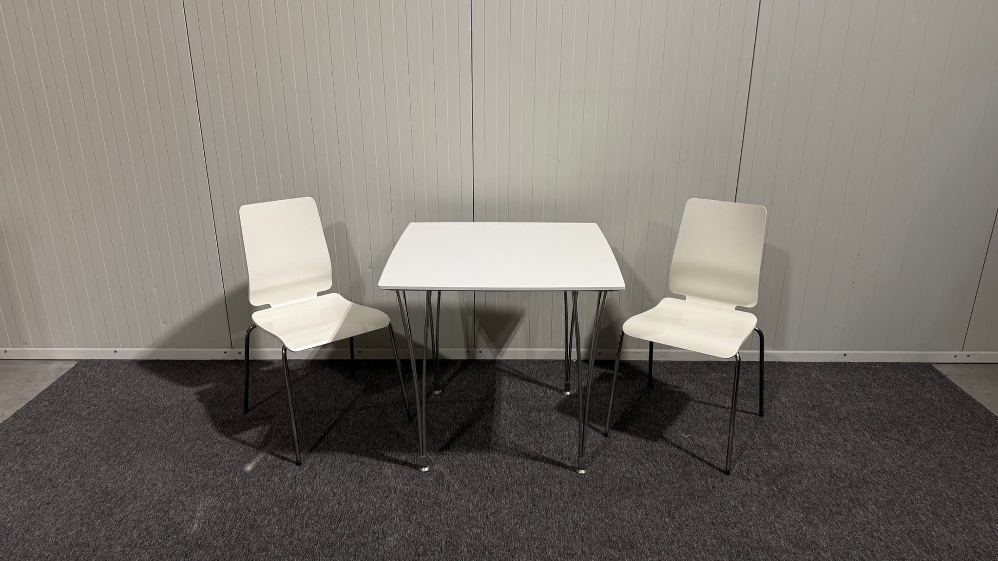 Matbord med stolar från IKEA - GRATIS LEVERANS