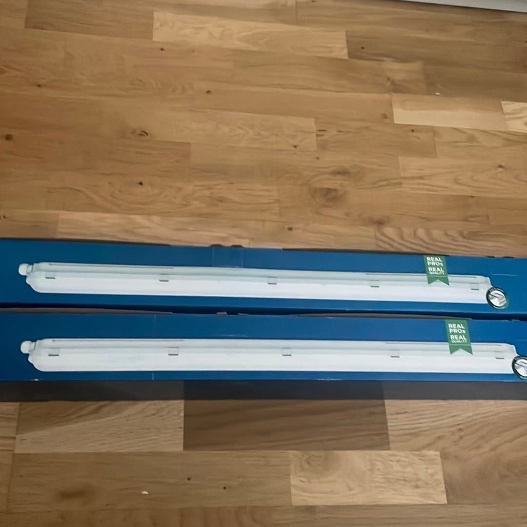 2 styck Philips CoreLine Waterproof WT120C G2