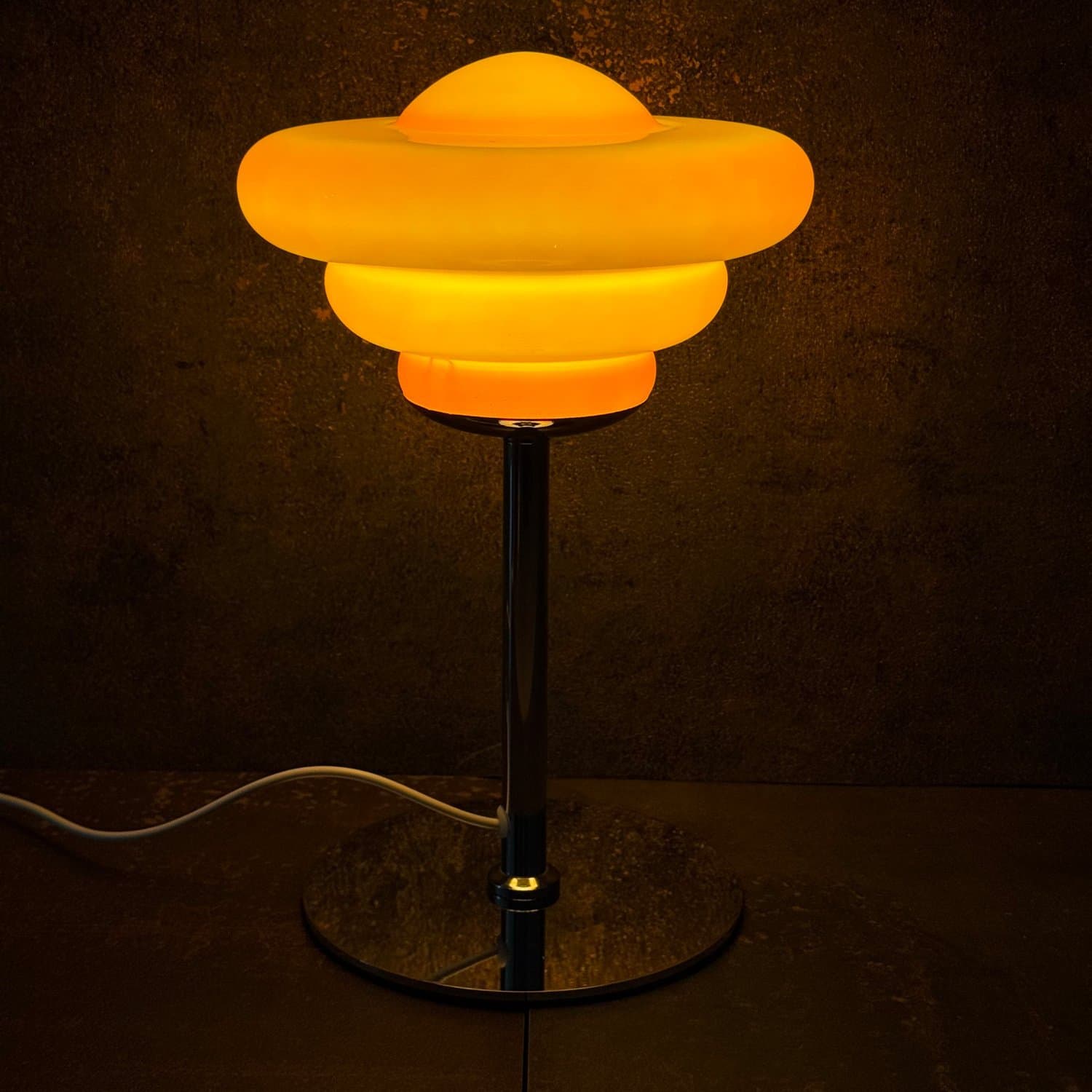 Bauhaus Bordslampa Retro & Cloud Orange i Bauhaus-stil med 70-talsinspiration